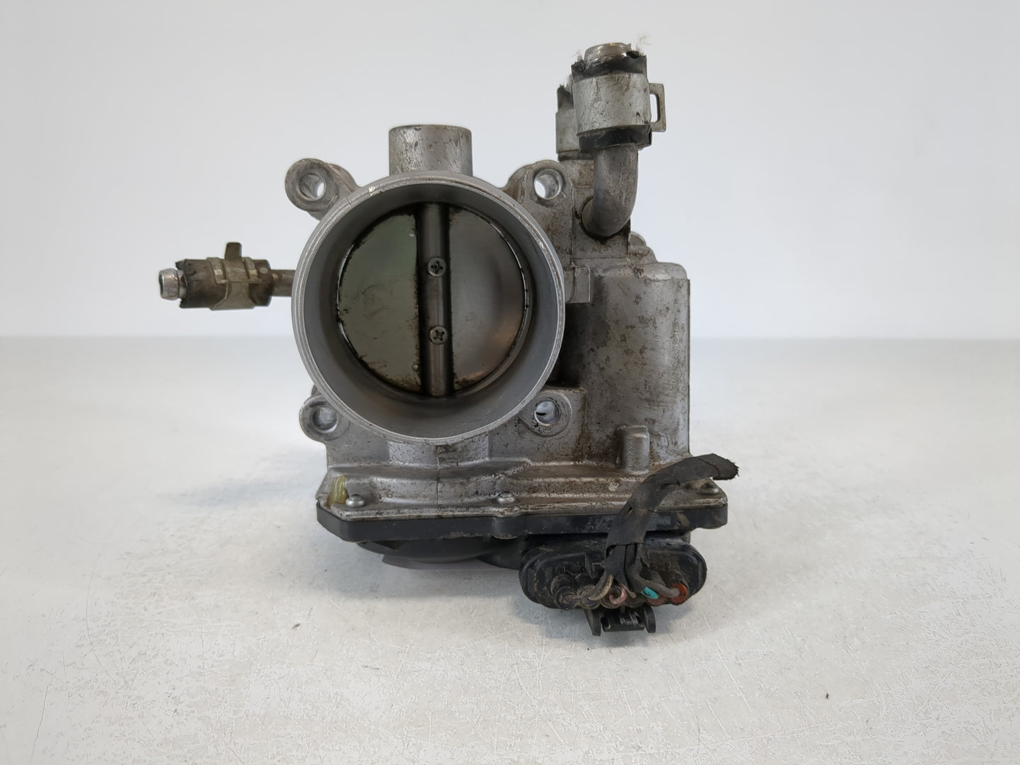 2012-2019 Hyundai Accent Throttle Body P/N:35100-2B300 Fits Fits 2012 2013 2014 2015 2016 2017 2018 2019 OEM Used Auto Parts - Oemusedautoparts1.com