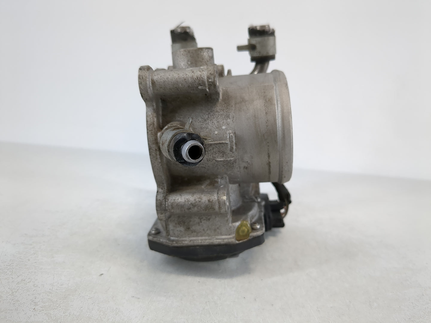 2012-2019 Hyundai Accent Throttle Body P/N:35100-2B300 Fits Fits 2012 2013 2014 2015 2016 2017 2018 2019 OEM Used Auto Parts - Oemusedautoparts1.com