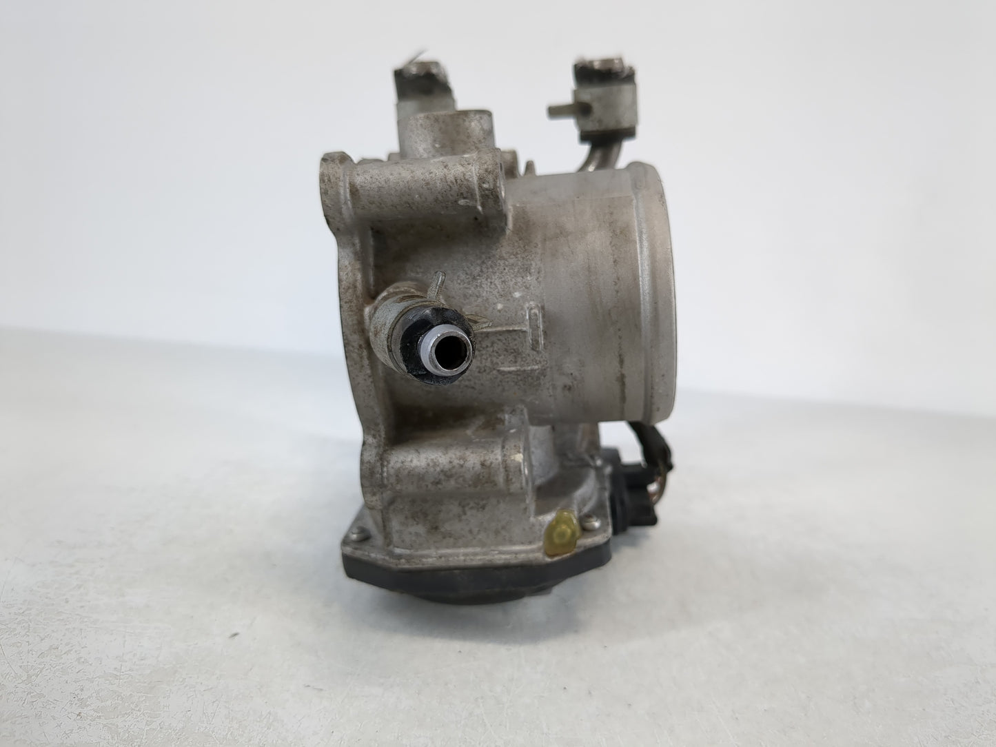 2012-2019 Hyundai Accent Throttle Body P/N:35100-2B300 Fits Fits 2012 2013 2014 2015 2016 2017 2018 2019 OEM Used Auto Parts - Oemusedautoparts1.com