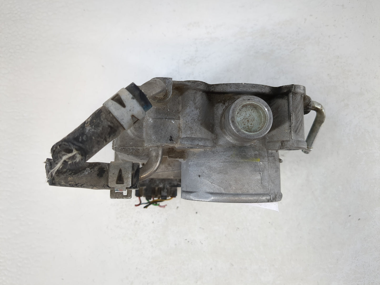 2007-2011 Toyota Camry Throttle Body P/N:22030-0H030 Fits Fits 2006 2007 2008 2009 2010 2011 2012 2013 2014 2015 OEM Used Auto Parts - Oemusedautoparts1.com