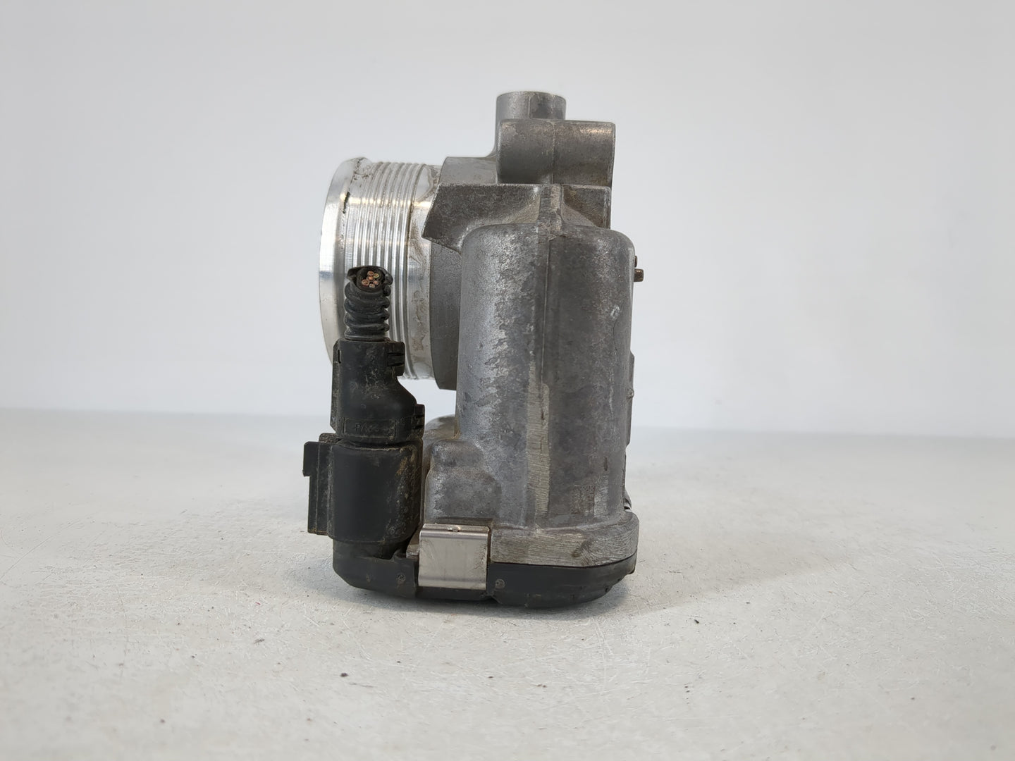 2018 Volkswagen Jetta Throttle Body P/N:06K 133 062 AA Fits OEM Used Auto Parts - Oemusedautoparts1.com