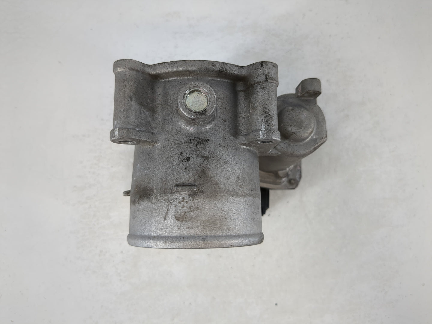 2021-2022 Hyundai Elantra Throttle Body P/N:35100-2J410 Fits Fits 2021 2022 OEM Used Auto Parts - Oemusedautoparts1.com
