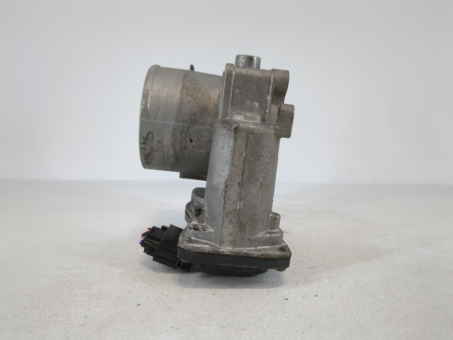 2021-2022 Hyundai Elantra Throttle Body P/N:35100-2J410 Fits Fits 2021 2022 OEM Used Auto Parts - Oemusedautoparts1.com