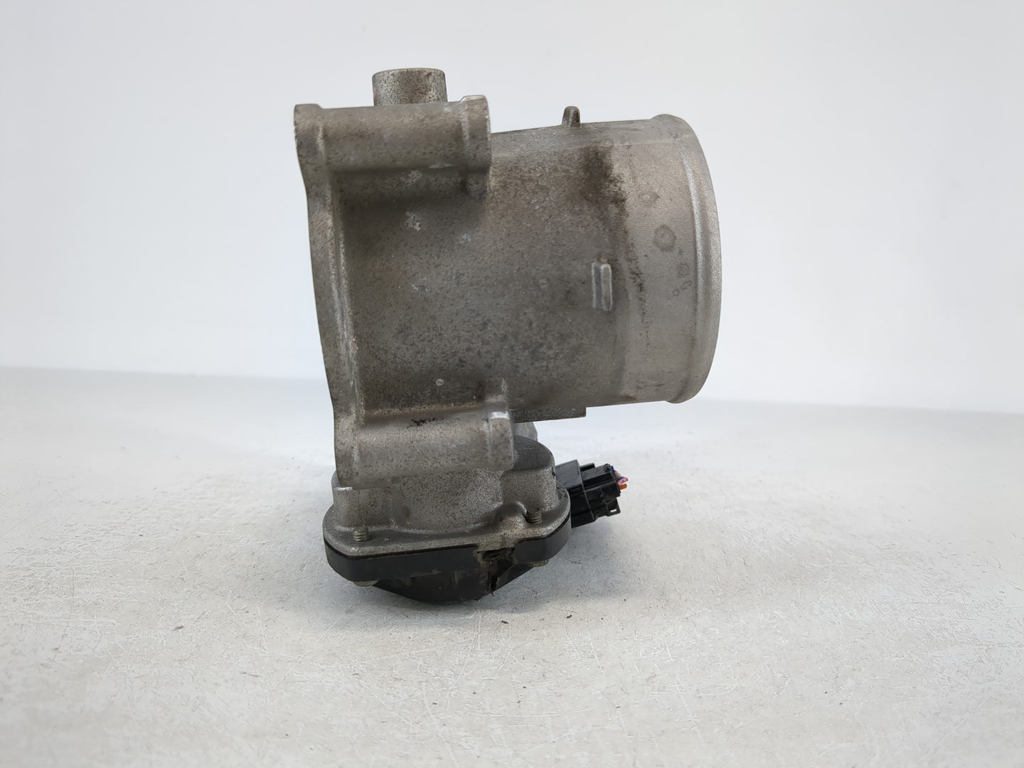 2021-2022 Hyundai Elantra Throttle Body P/N:35100-2J410 Fits Fits 2021 2022 OEM Used Auto Parts - Oemusedautoparts1.com
