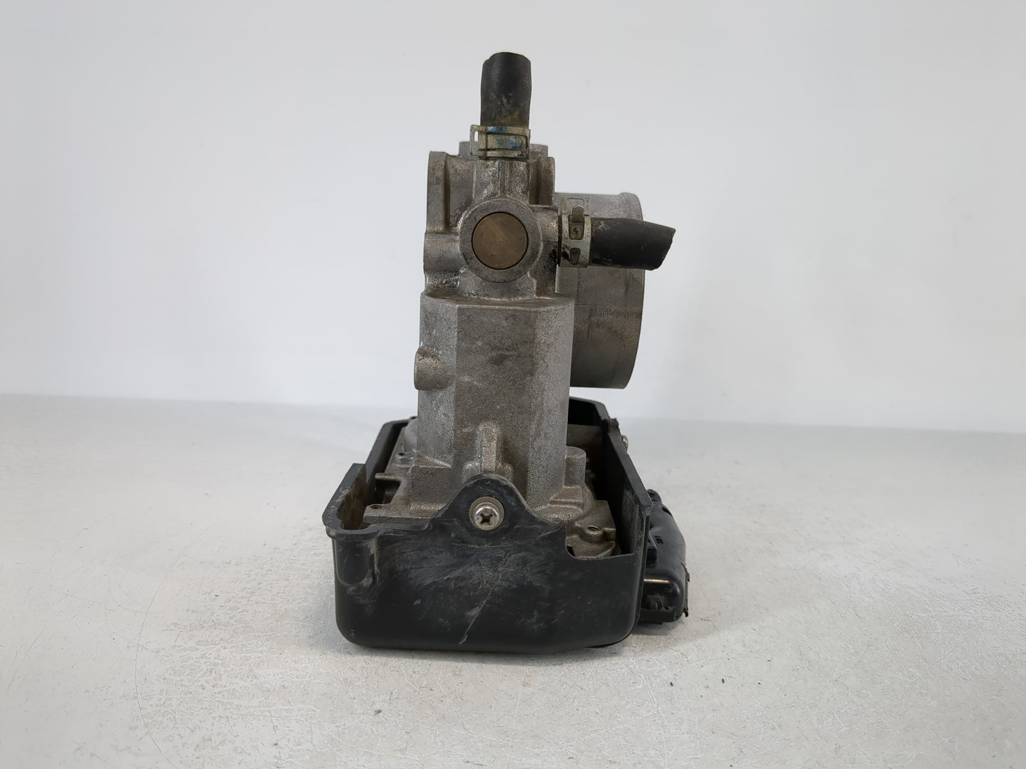 2013-2017 Honda Accord Throttle Body P/N:M41108 GMF4A Fits Fits 2013 2014 2015 2016 2017 2018 2019 2020 2021 2022 OEM Used Auto Parts - Oemusedautoparts1.com