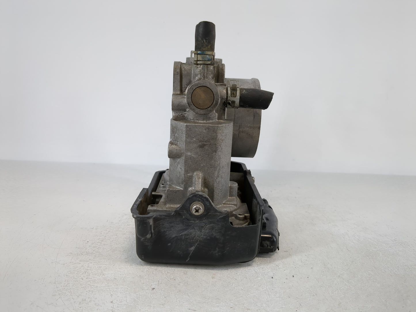 2013-2017 Honda Accord Throttle Body P/N:M41108 GMF4A Fits Fits 2013 2014 2015 2016 2017 2018 2019 2020 2021 2022 OEM Used Auto Parts - Oemusedautoparts1.com