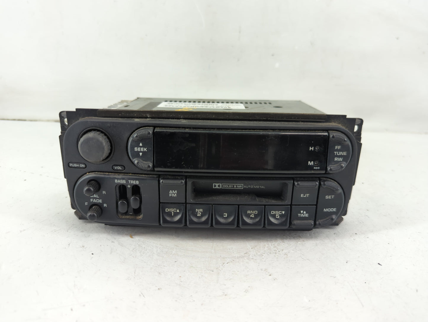 2002-2007 Jeep Liberty Radio AM FM Cd Player Receiver Replacement P/N:P05064335AJ Fits Fits 2002 2003 2004 2005 2006 2007 OEM Used Auto Parts