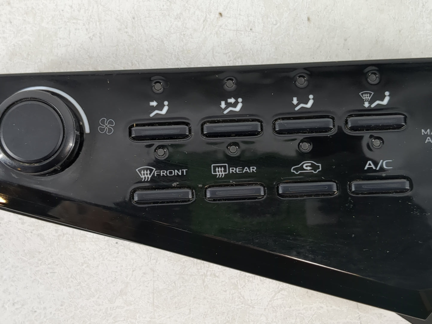 2018-2022 Toyota Camry Climate Control Module Temperature AC/Heater Replacement P/N:55900-06470 Fits Fits 2018 2019 2020 2021 2022 OEM Used Auto Parts