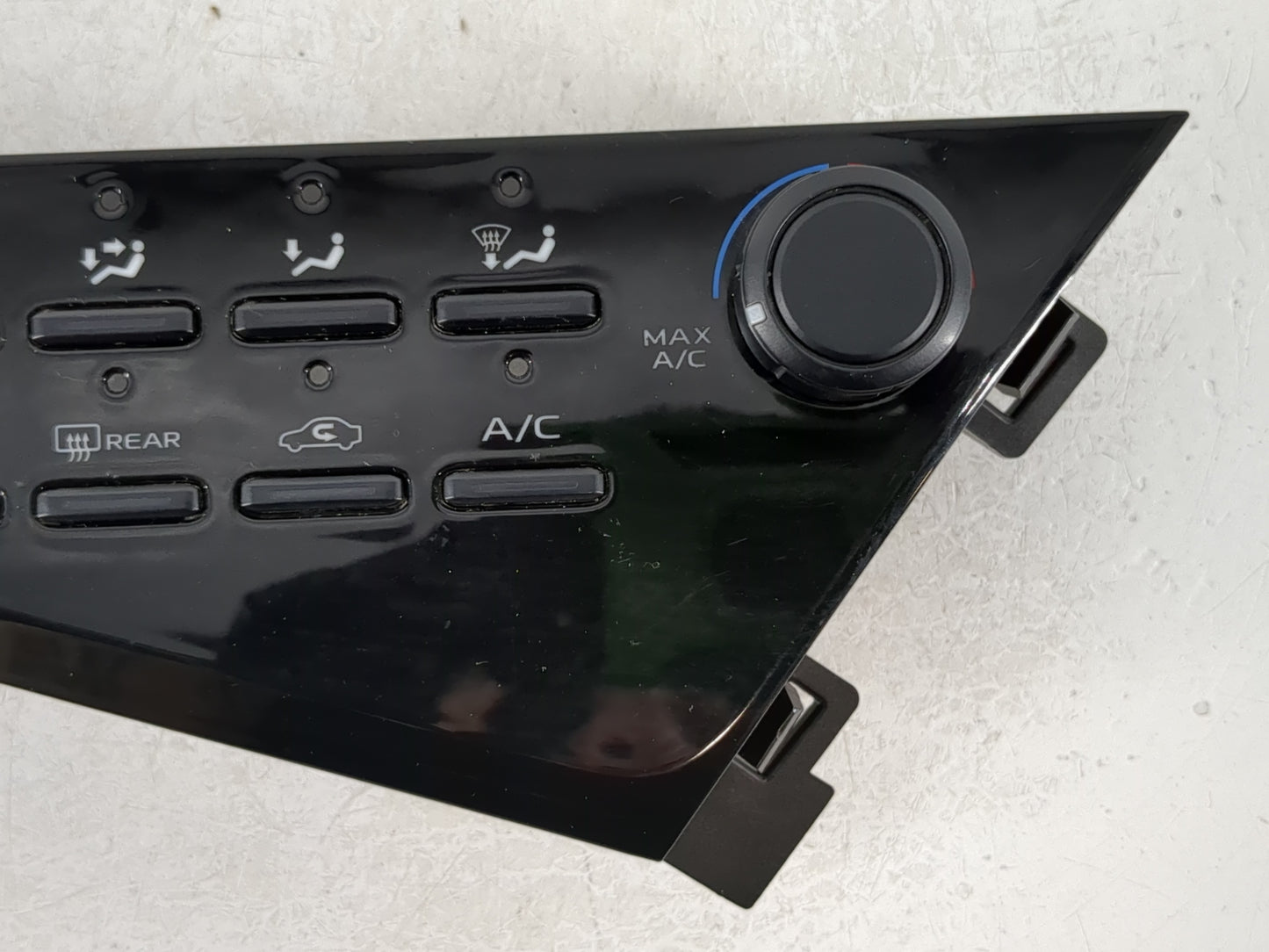 2018-2022 Toyota Camry Climate Control Module Temperature AC/Heater Replacement P/N:55900-06470 Fits Fits 2018 2019 2020 2021 2022 OEM Used Auto Parts