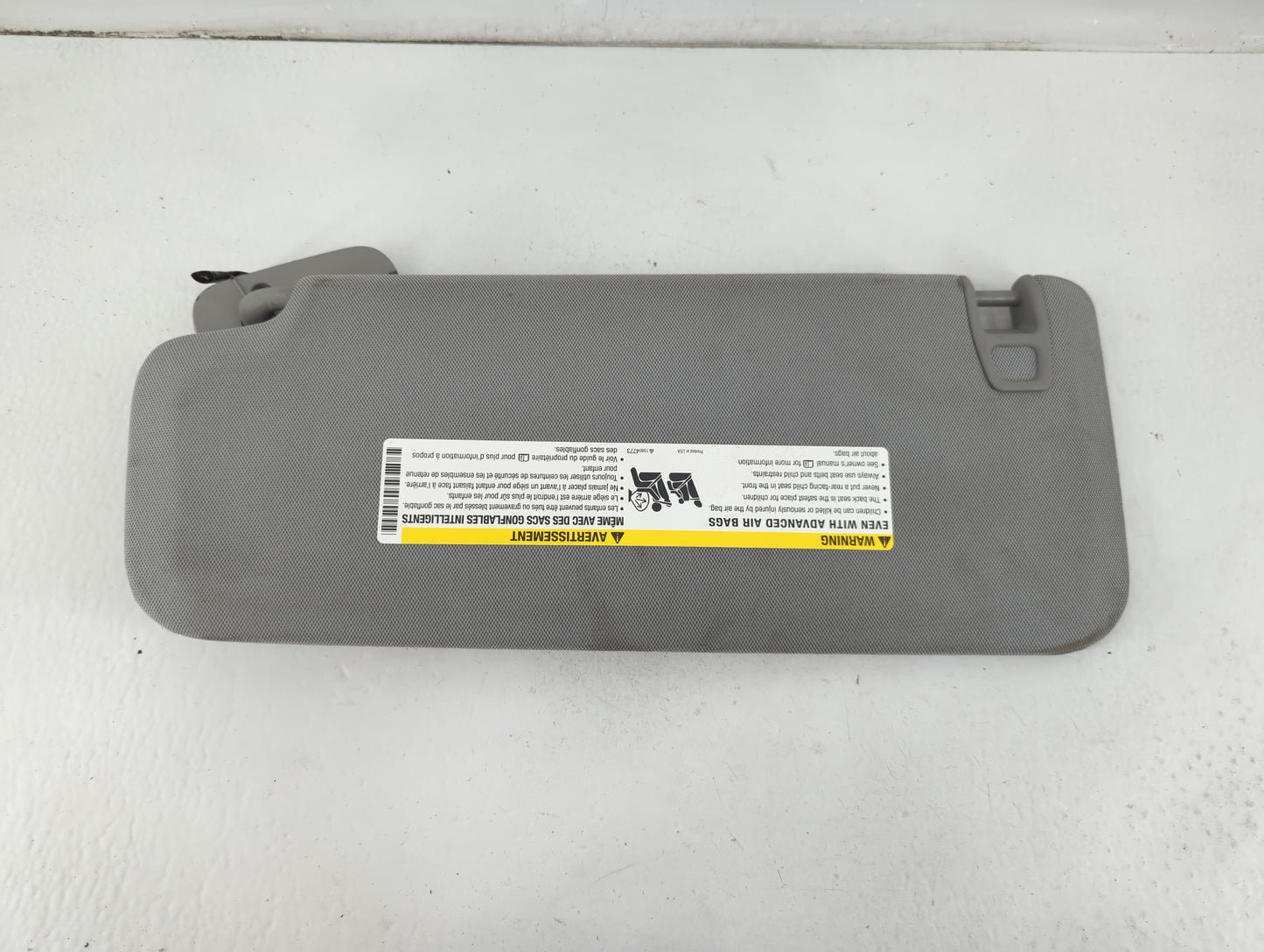 2014-2019 Chevrolet Silverado 1500 Sun Visor Shade Replacement Passenger Right Mirror Fits Fits 2014 2015 2016 2017 2018 2019 OEM Used Auto Parts