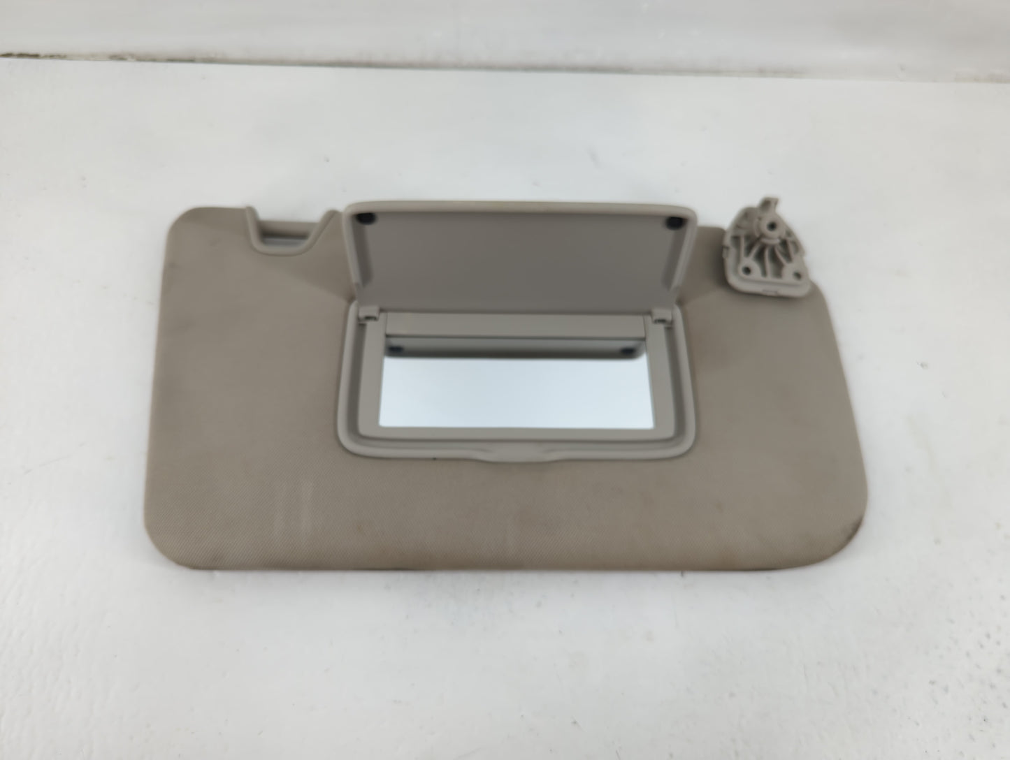 2017 Nissan Rogue Sun Visor Shade Replacement Passenger Right Mirror Fits OEM Used Auto Parts - Oemusedautoparts1.com