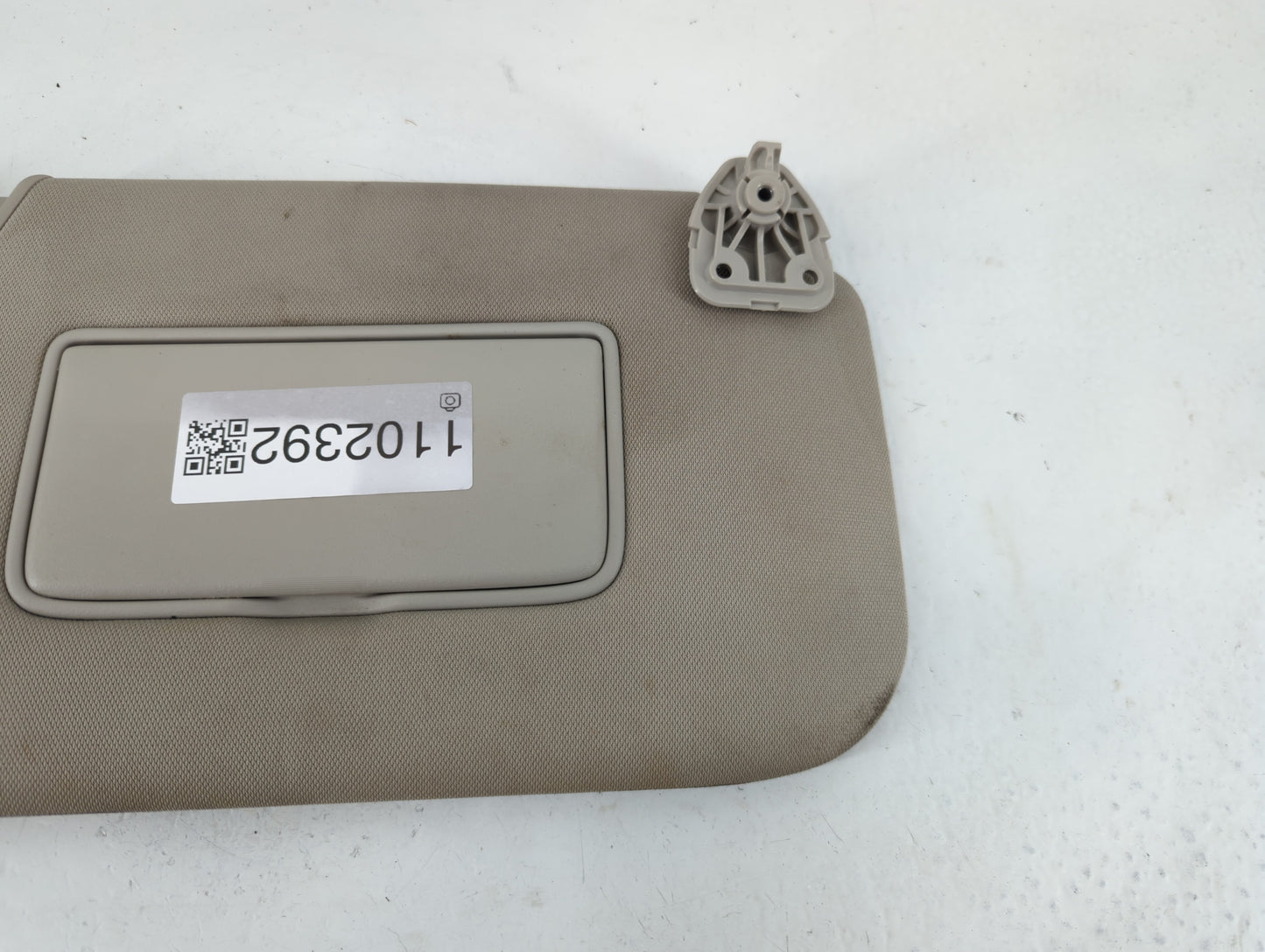 2017 Nissan Rogue Sun Visor Shade Replacement Passenger Right Mirror Fits OEM Used Auto Parts - Oemusedautoparts1.com