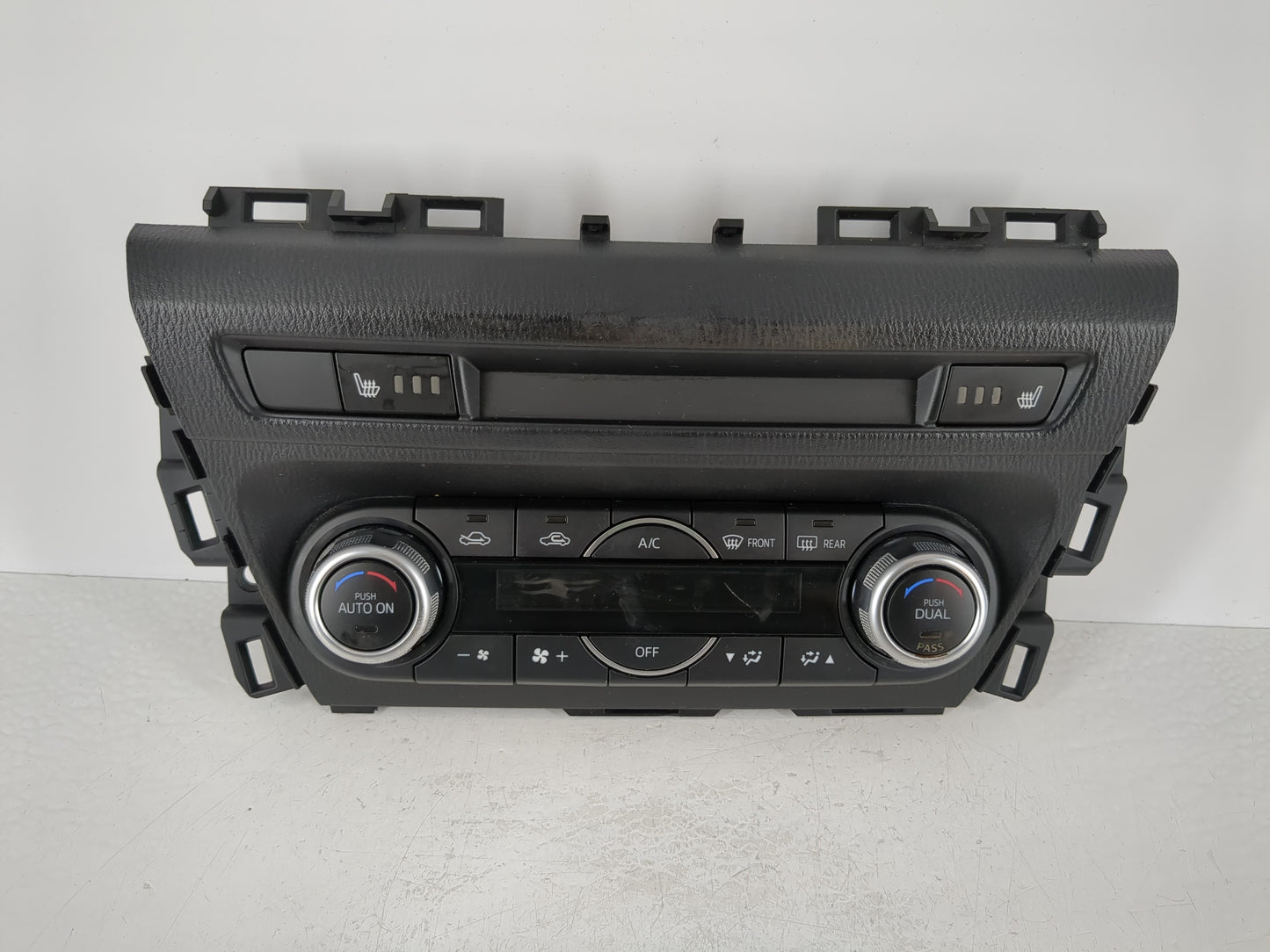 2017-2018 Mazda 3 Climate Control Module Temperature AC/Heater Replacement P/N:GALH-18C812-FF Fits Fits 2017 2018 OEM Used Auto Parts