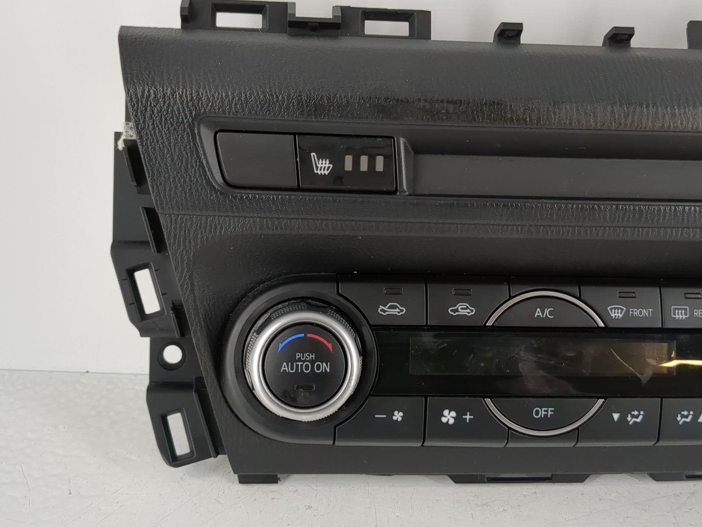 2017-2018 Mazda 3 Climate Control Module Temperature AC/Heater Replacement P/N:GALH-18C812-FF Fits Fits 2017 2018 OEM Used Auto Parts