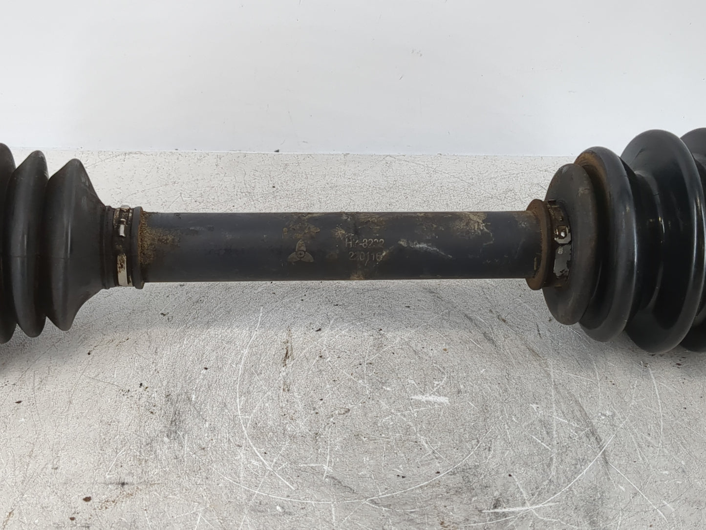 2013-2017 Hyundai Azera Axle Shaft Front Passenger Cv C/v - Oemusedautoparts1.com