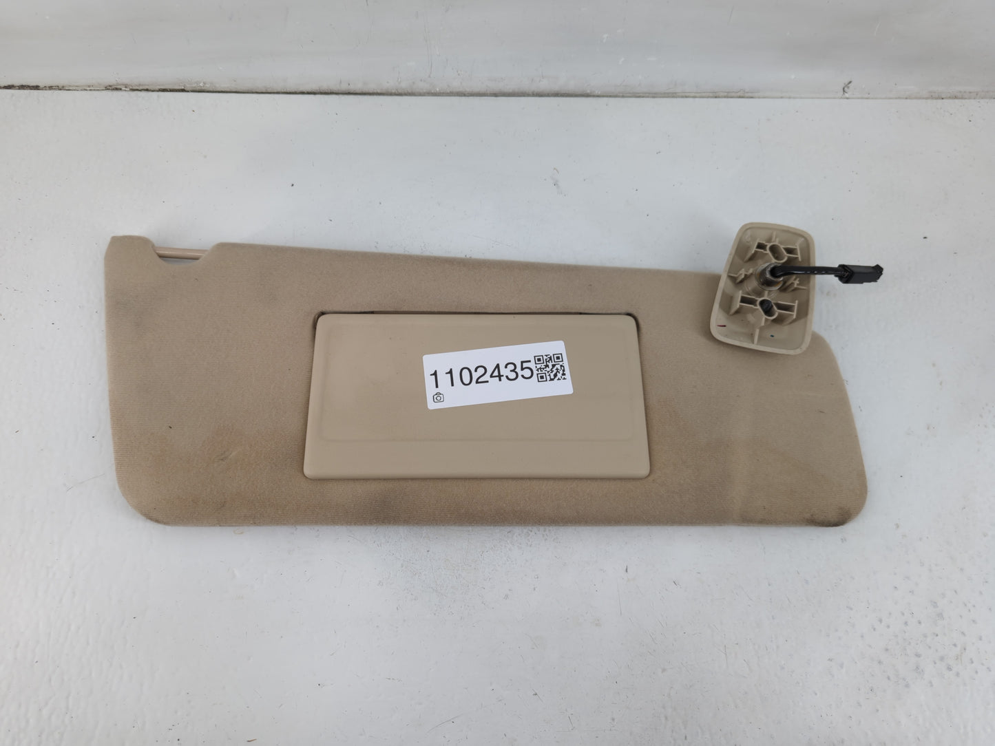 2004-2008 Ford F-150 Sun Visor Shade Replacement Passenger Right Mirror Fits Fits 2004 2005 2006 2007 2008 OEM Used Auto Parts