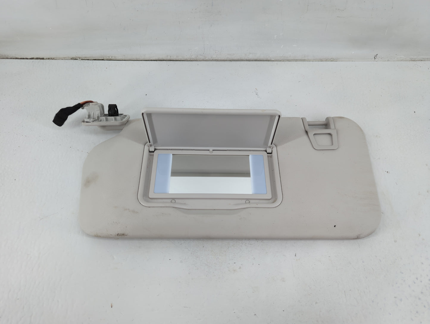 2021-2022 Ford Escape Sun Visor Shade Replacement Passenger Right Mirror Fits Fits 2021 2022 OEM Used Auto Parts