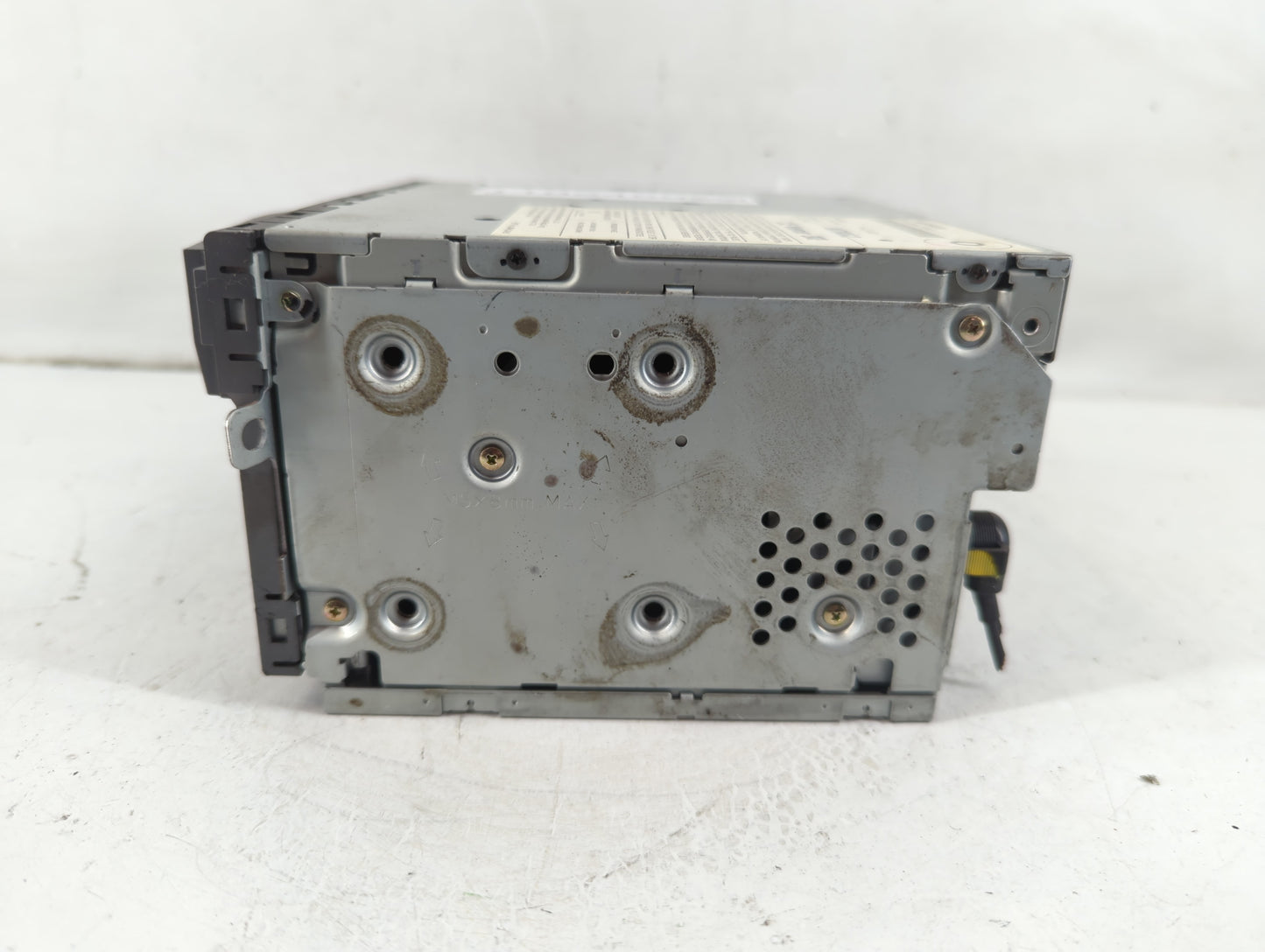 2004-2005 Nissan Maxima Radio AM FM Cd Player Receiver Replacement P/N:28188 7Y300 Fits Fits 2004 2005 OEM Used Auto Parts - Oemusedautoparts1.com
