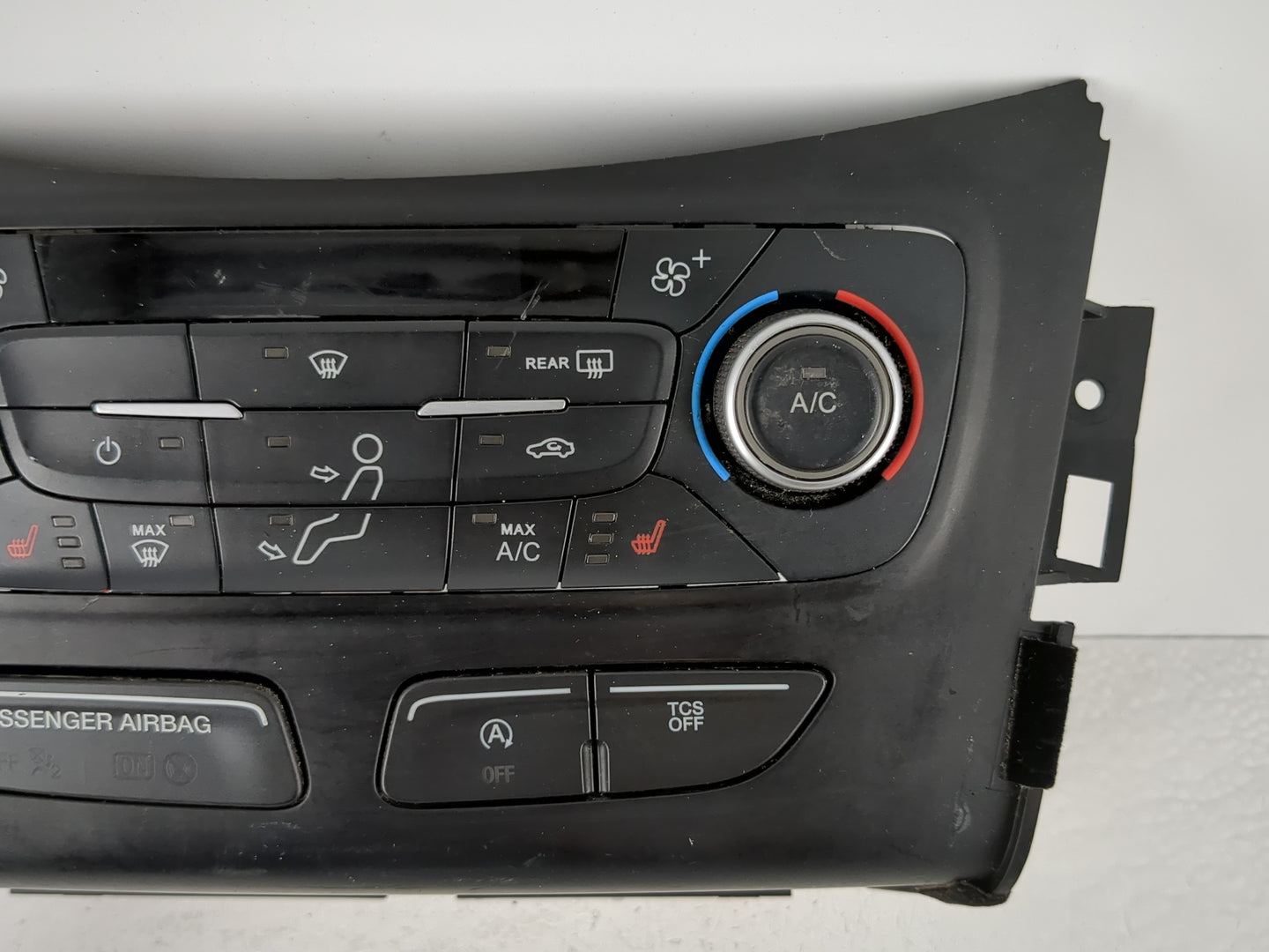 2018-2019 Ford Escape Climate Control Module Temperature AC/Heater Replacement P/N:GJ5T-18C612-CJ Fits Fits 2018 2019 OEM Used Auto Parts - Oemusedautoparts1.com