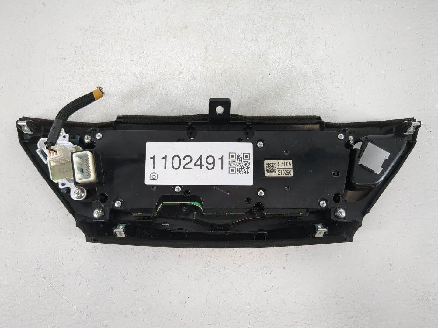 2017 Nissan Pathfinder Radio AM FM Cd Player Receiver Replacement P/N:9PJ0A 210260 Fits OEM Used Auto Parts - Oemusedautoparts1.com