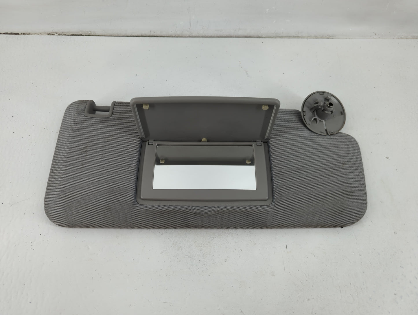 2017-2021 Chevrolet Trax Sun Visor Shade Replacement Passenger Right Mirror Fits Fits 2017 2018 2019 2020 2021 OEM Used Auto Parts