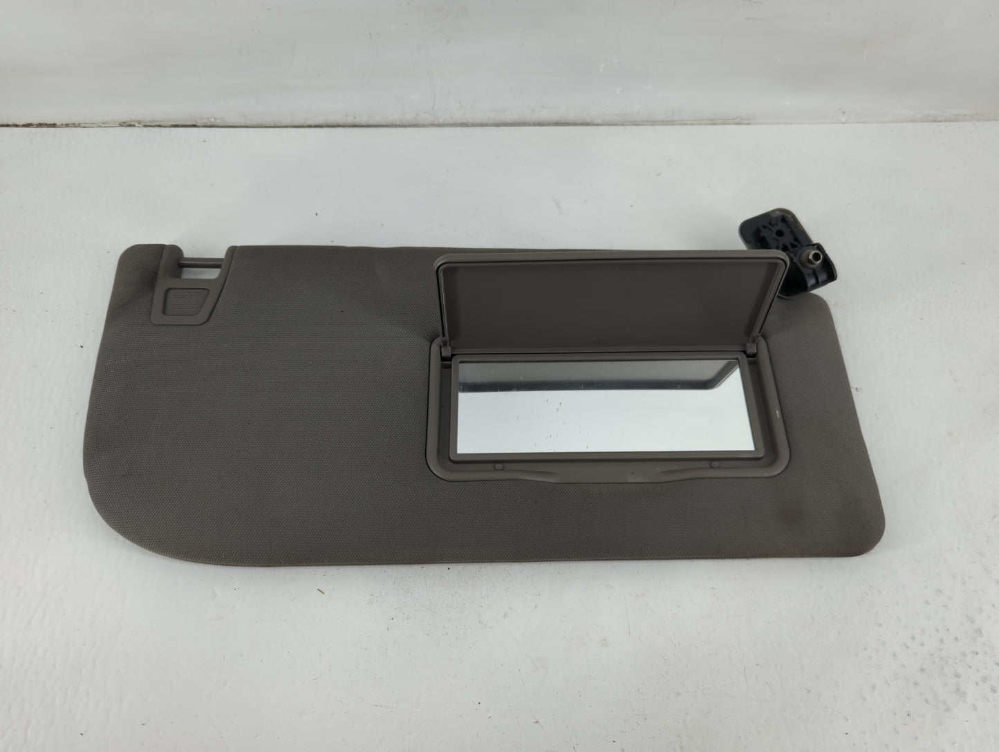 2018-2020 Ford F-150 Sun Visor Shade Replacement Passenger Right Mirror Fits Fits 2018 2019 2020 OEM Used Auto Parts - Oemusedautoparts1.com