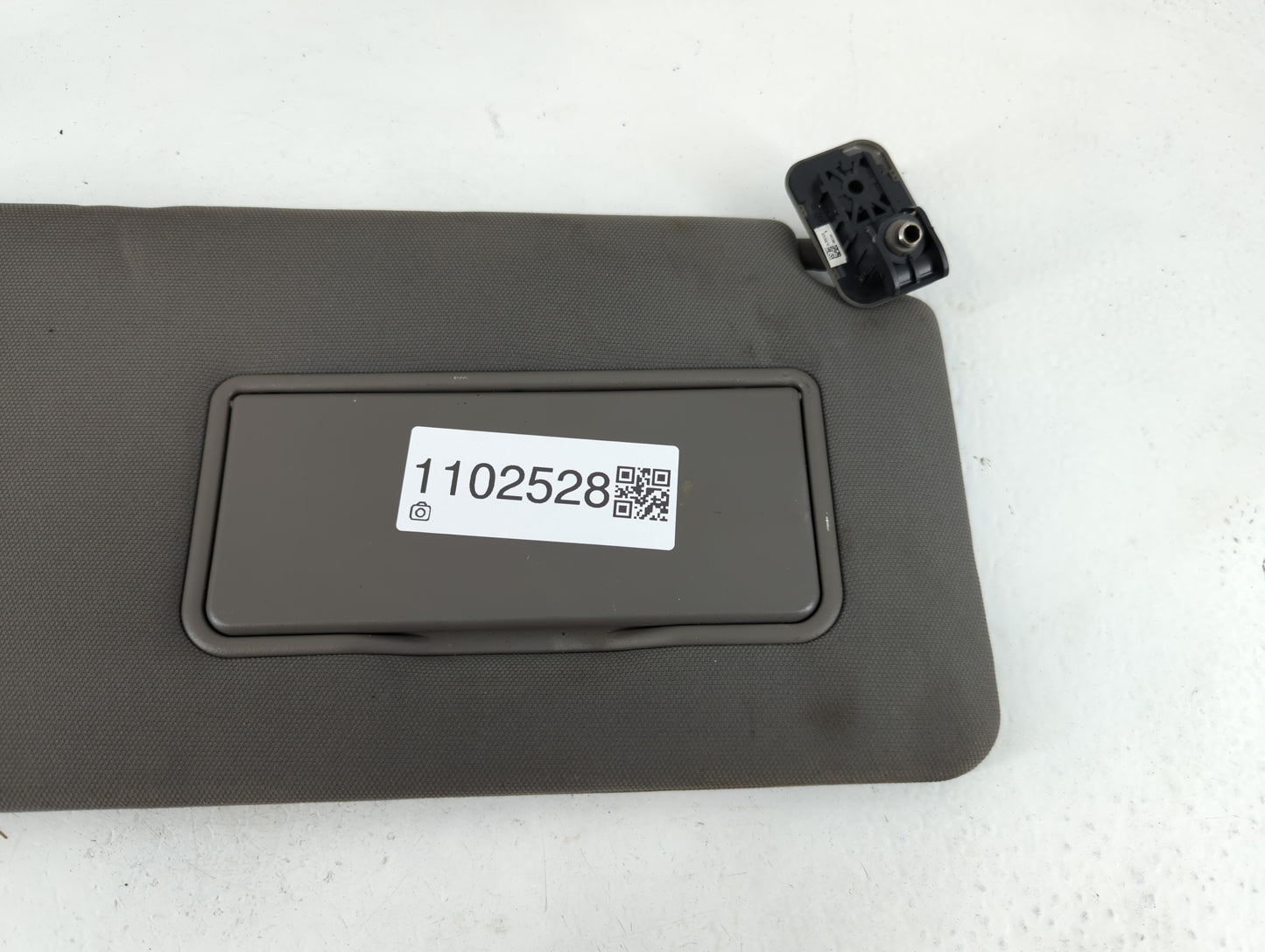 2018-2020 Ford F-150 Sun Visor Shade Replacement Passenger Right Mirror Fits Fits 2018 2019 2020 OEM Used Auto Parts - Oemusedautoparts1.com