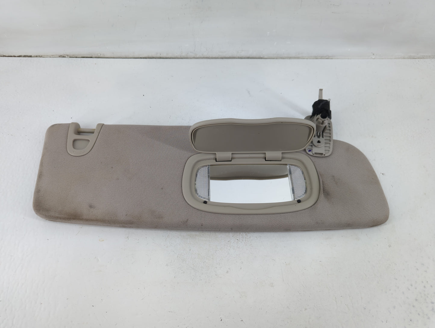 2017-2020 Chrysler Pacifica Sun Visor Shade Replacement Passenger Right Mirror Fits Fits 2017 2018 2019 2020 OEM Used Auto Parts