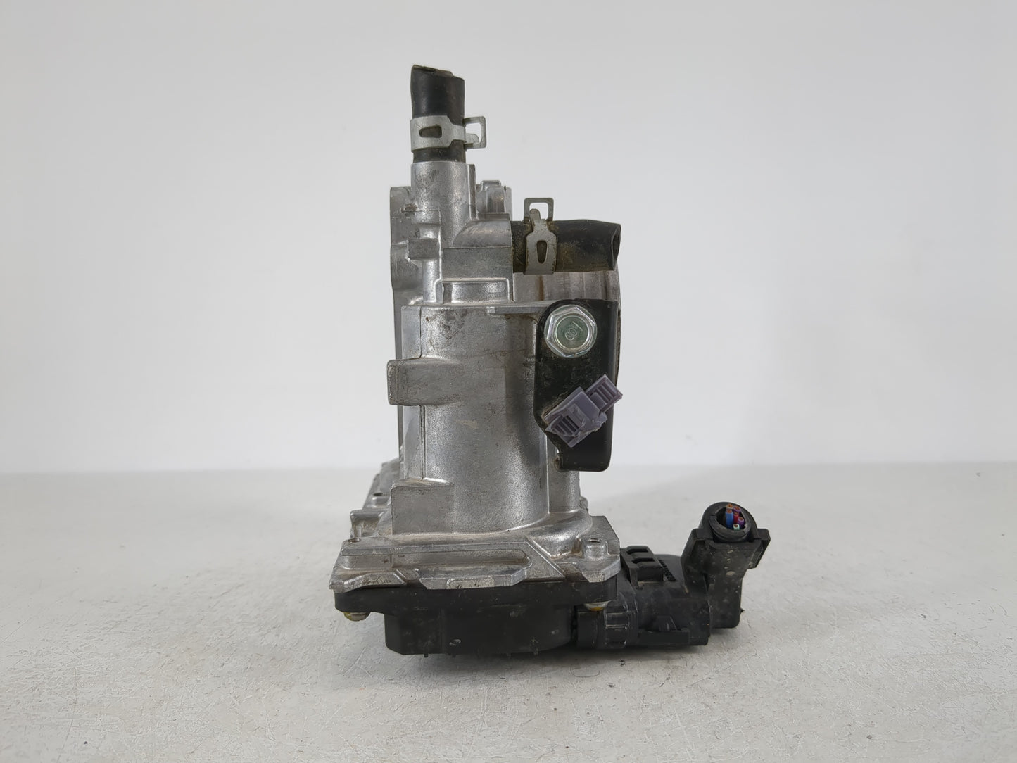 2016-2022 Honda Civic Throttle Body P/N:M70331 GMH1A Fits Fits 2016 2017 2018 2019 2020 2021 2022 OEM Used Auto Parts - Oemusedautoparts1.com