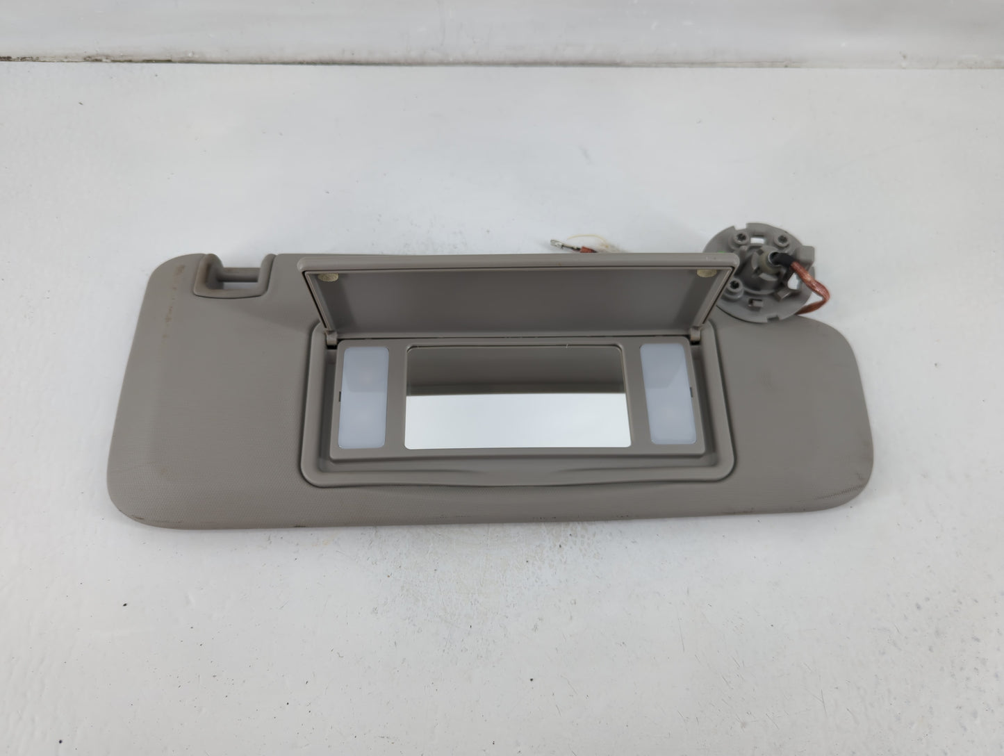 2011-2016 Chevrolet Cruze Sun Visor Shade Replacement Passenger Right Mirror Fits Fits 2011 2012 2013 2014 2015 2016 OEM Used Auto Parts