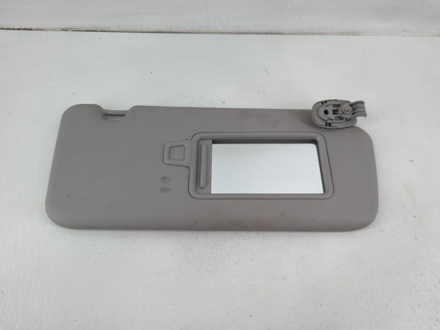 2018-2021 Hyundai Kona Sun Visor Shade Replacement Passenger Right Mirror Fits Fits 2018 2019 2020 2021 OEM Used Auto Parts - Oemusedautoparts1.com
