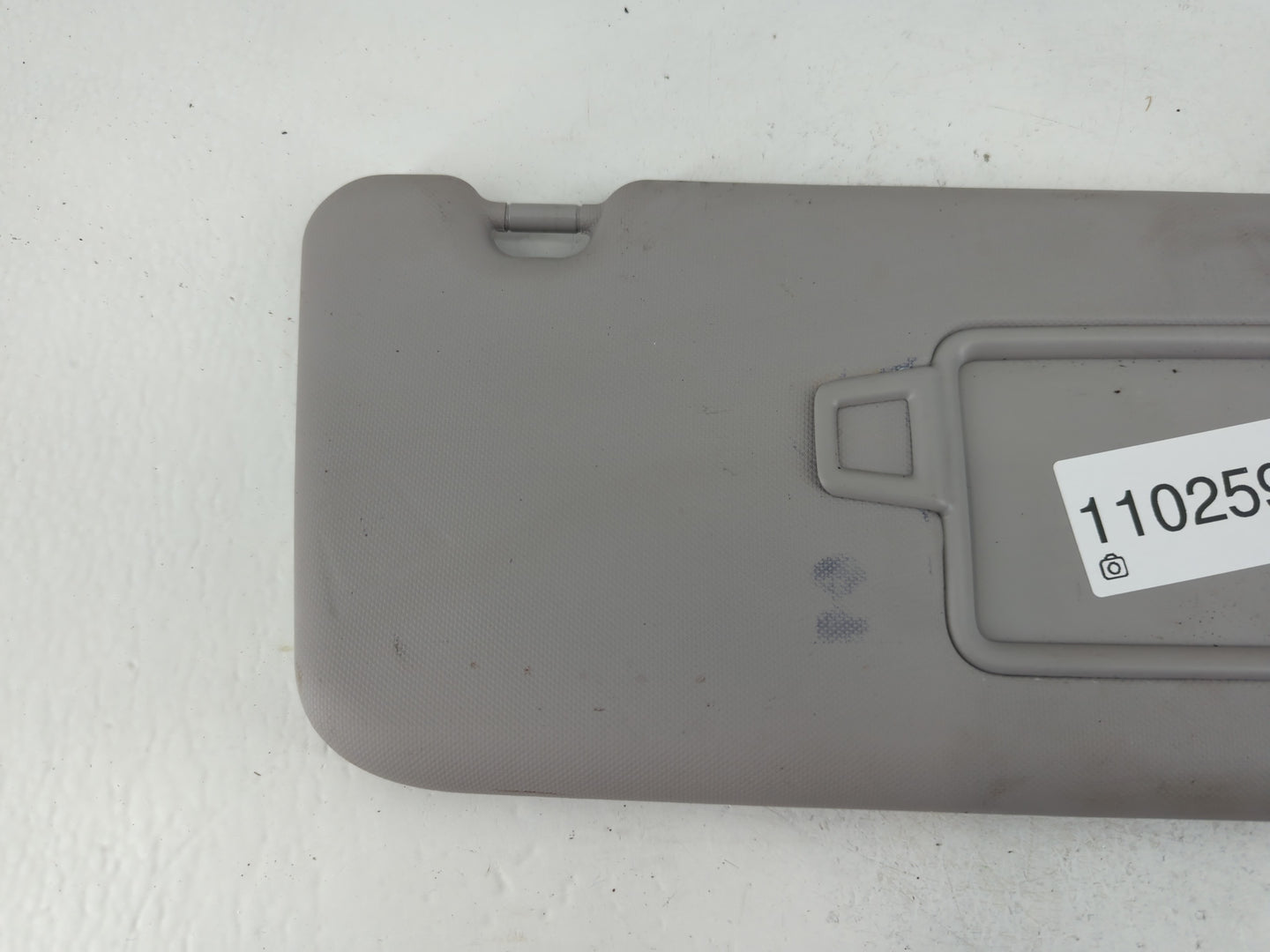 2018-2021 Hyundai Kona Sun Visor Shade Replacement Passenger Right Mirror Fits Fits 2018 2019 2020 2021 OEM Used Auto Parts - Oemusedautoparts1.com