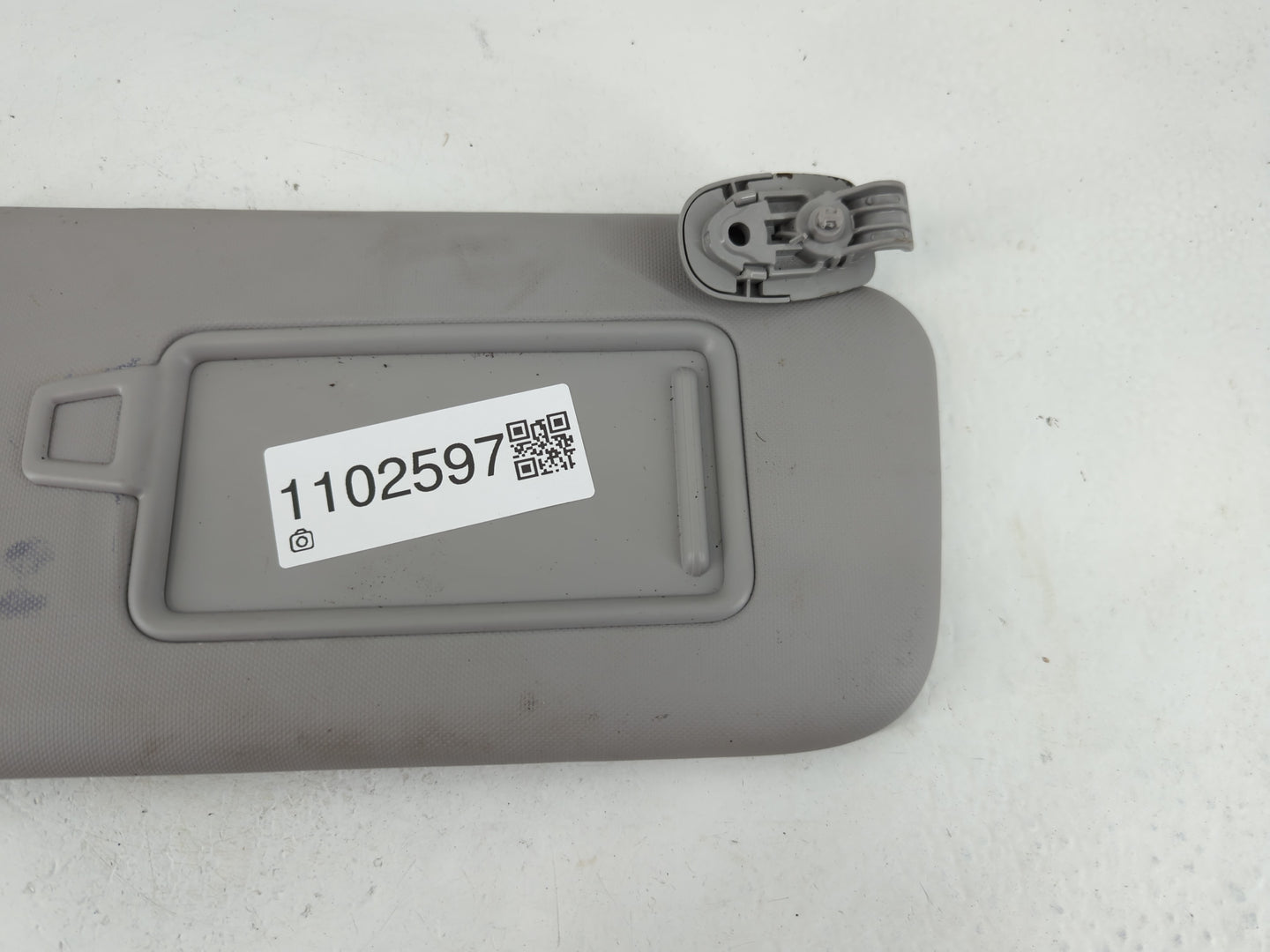2018-2021 Hyundai Kona Sun Visor Shade Replacement Passenger Right Mirror Fits Fits 2018 2019 2020 2021 OEM Used Auto Parts - Oemusedautoparts1.com
