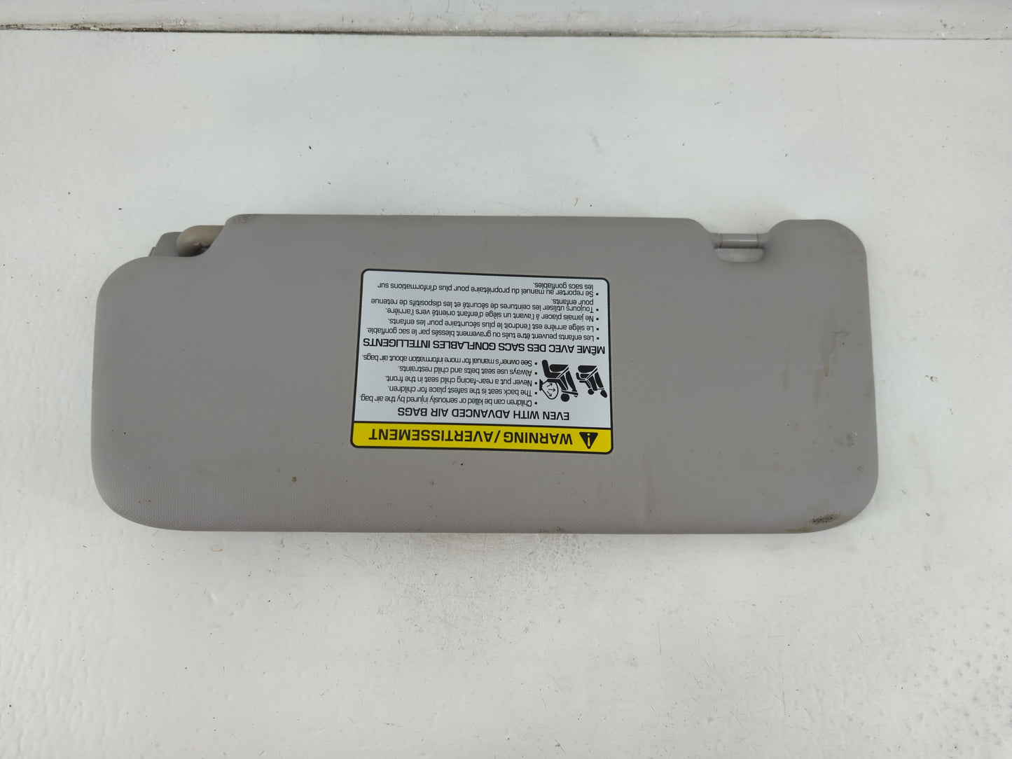 2018-2021 Hyundai Kona Sun Visor Shade Replacement Passenger Right Mirror Fits Fits 2018 2019 2020 2021 OEM Used Auto Parts - Oemusedautoparts1.com