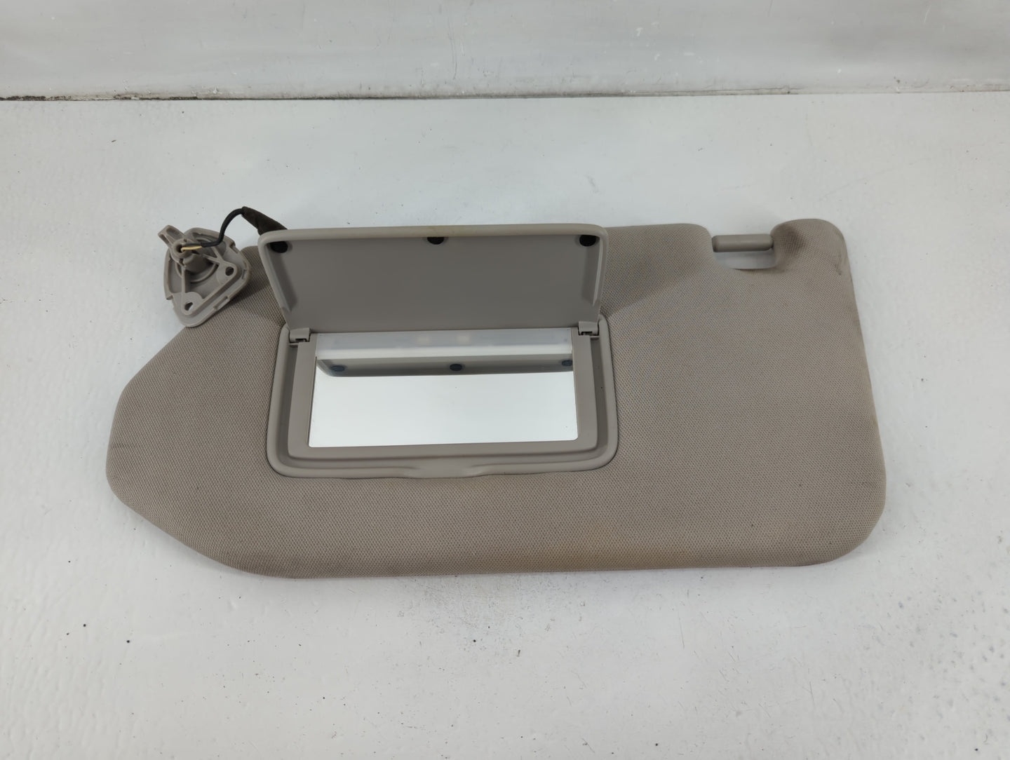 2019-2020 Infiniti Qx60 Sun Visor Shade Replacement Driver Left Mirror Fits Fits 2019 2020 OEM Used Auto Parts - Oemusedautoparts1.com