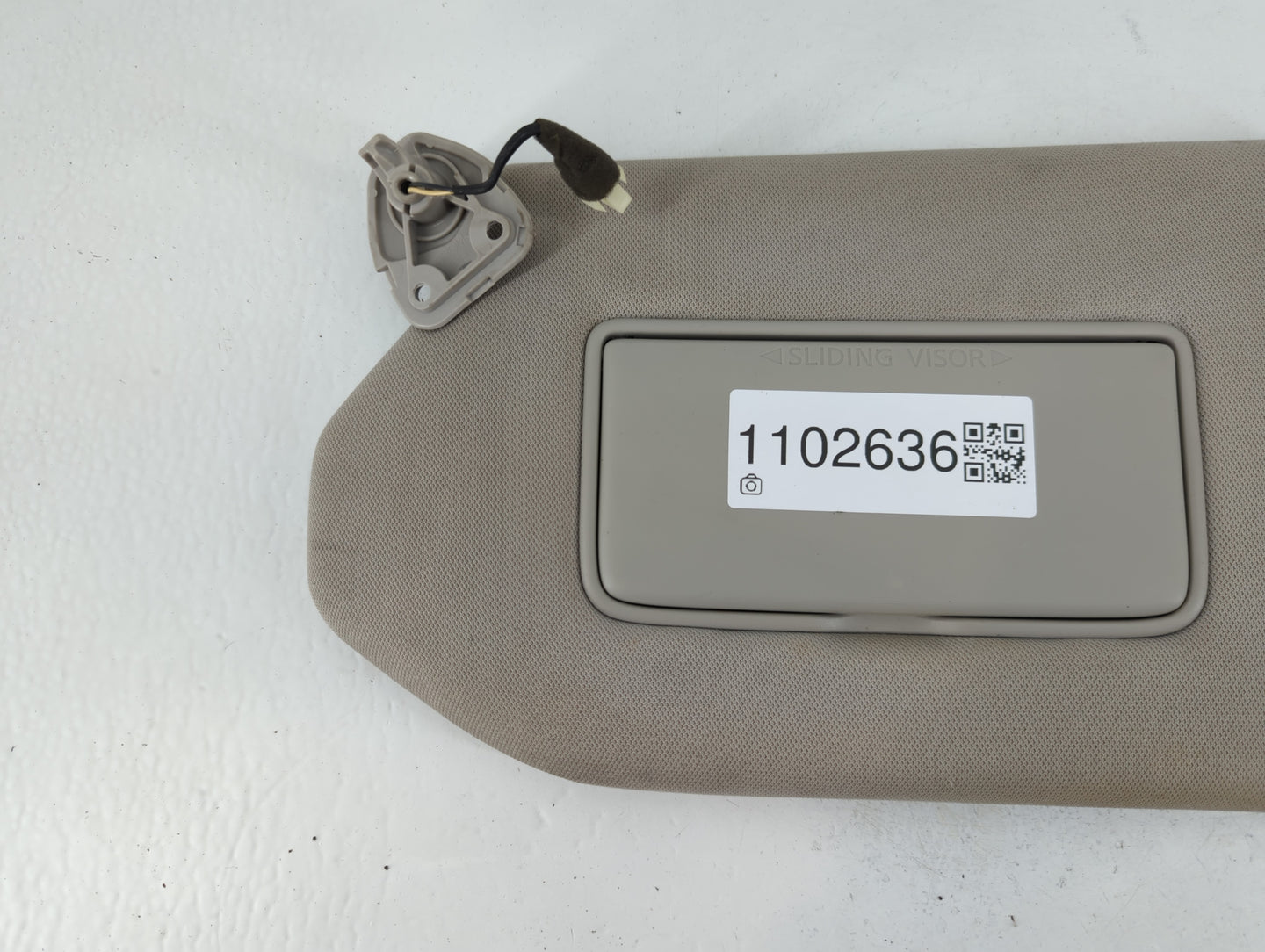 2019-2020 Infiniti Qx60 Sun Visor Shade Replacement Driver Left Mirror Fits Fits 2019 2020 OEM Used Auto Parts - Oemusedautoparts1.com