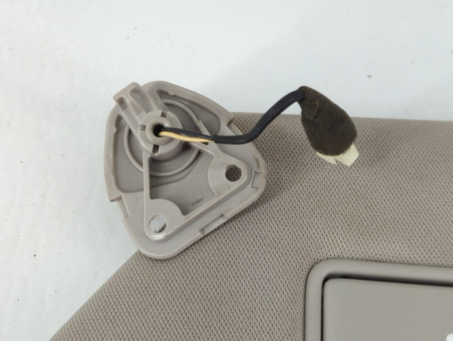 2019-2020 Infiniti Qx60 Sun Visor Shade Replacement Driver Left Mirror Fits Fits 2019 2020 OEM Used Auto Parts - Oemusedautoparts1.com