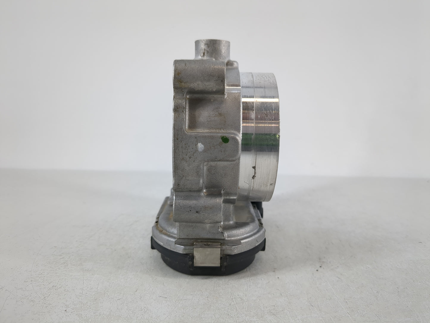 2017-2022 Chrysler Pacifica Throttle Body P/N:05184349AE Fits Fits 2011 2012 2013 2014 2015 2016 2017 2018 2019 2020 2021 2022 OEM Used Auto Parts - Oemusedautoparts1.com