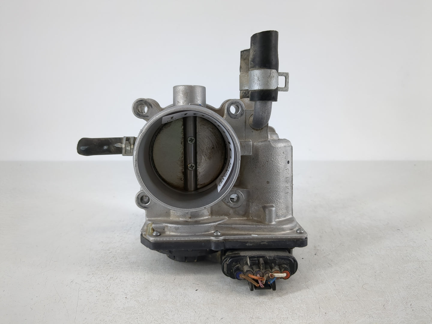 2012-2019 Kia Rio Throttle Body P/N:35100-2B300 Fits Fits 2012 2013 2014 2015 2016 2017 2018 2019 OEM Used Auto Parts - Oemusedautoparts1.com