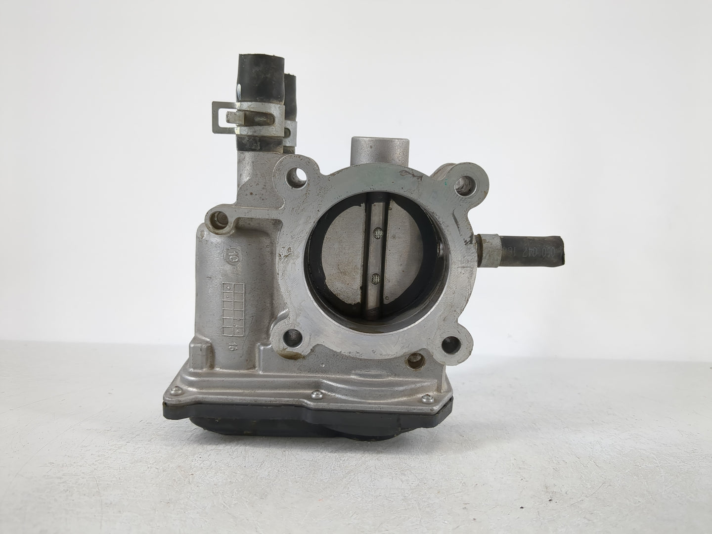 2012-2019 Kia Rio Throttle Body P/N:35100-2B300 Fits Fits 2012 2013 2014 2015 2016 2017 2018 2019 OEM Used Auto Parts - Oemusedautoparts1.com