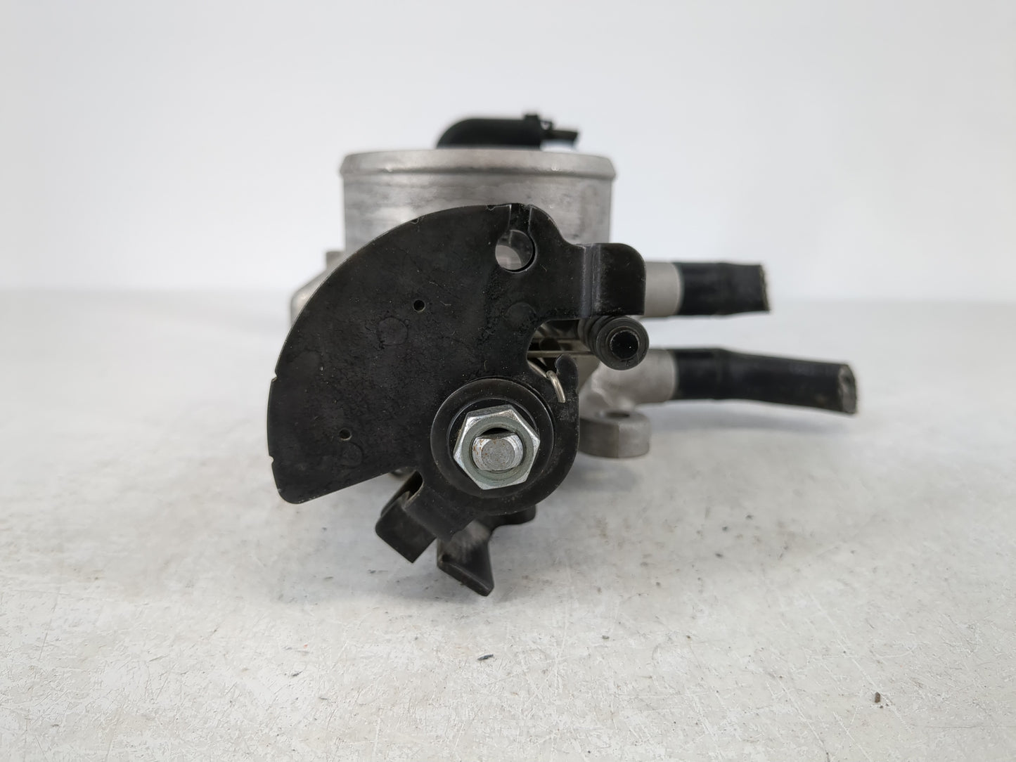 2007-2012 Hyundai Elantra Throttle Body P/N:35100-23950 Fits Fits 2007 2008 2009 2010 2011 2012 OEM Used Auto Parts - Oemusedautoparts1.com