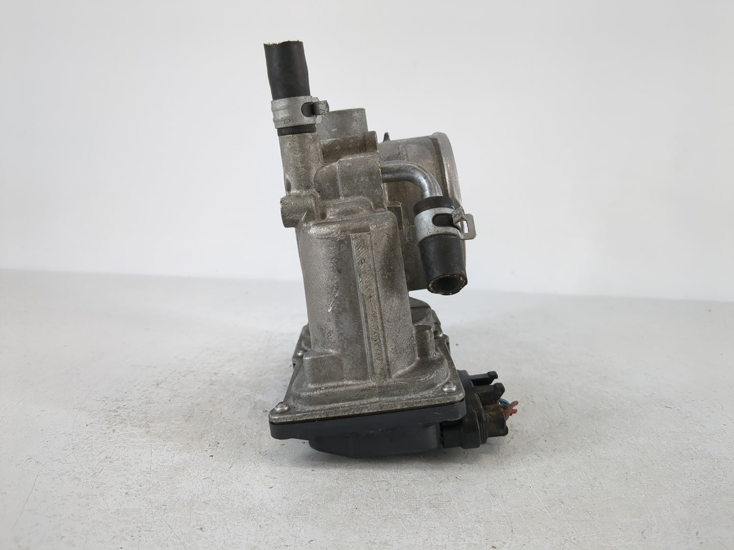 2013-2019 Subaru Legacy Throttle Body P/N:16112AA38A Fits Fits 2013 2014 2015 2016 2017 2018 2019 OEM Used Auto Parts - Oemusedautoparts1.com
