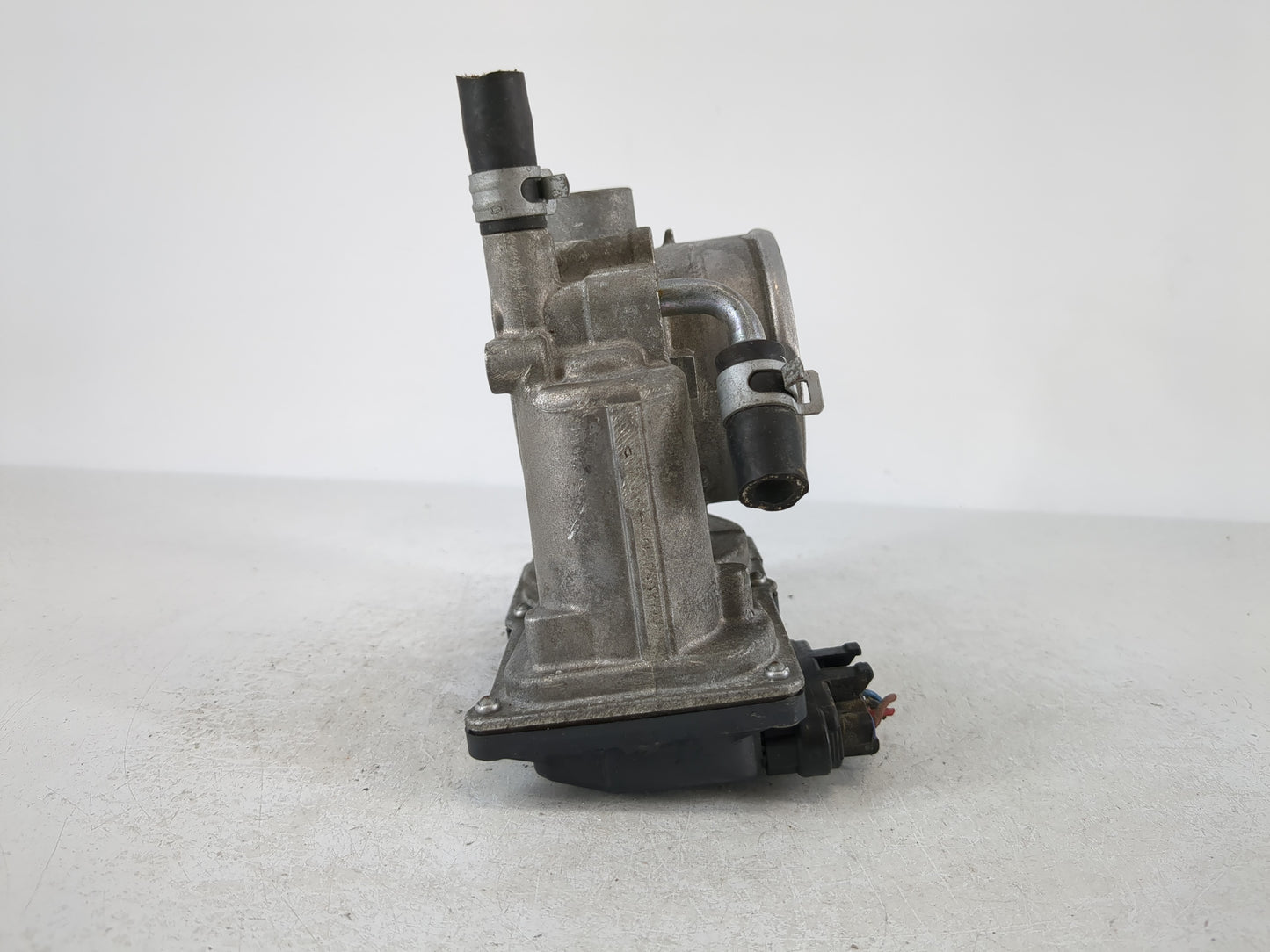 2013-2019 Subaru Legacy Throttle Body P/N:16112AA38A Fits Fits 2013 2014 2015 2016 2017 2018 2019 OEM Used Auto Parts - Oemusedautoparts1.com