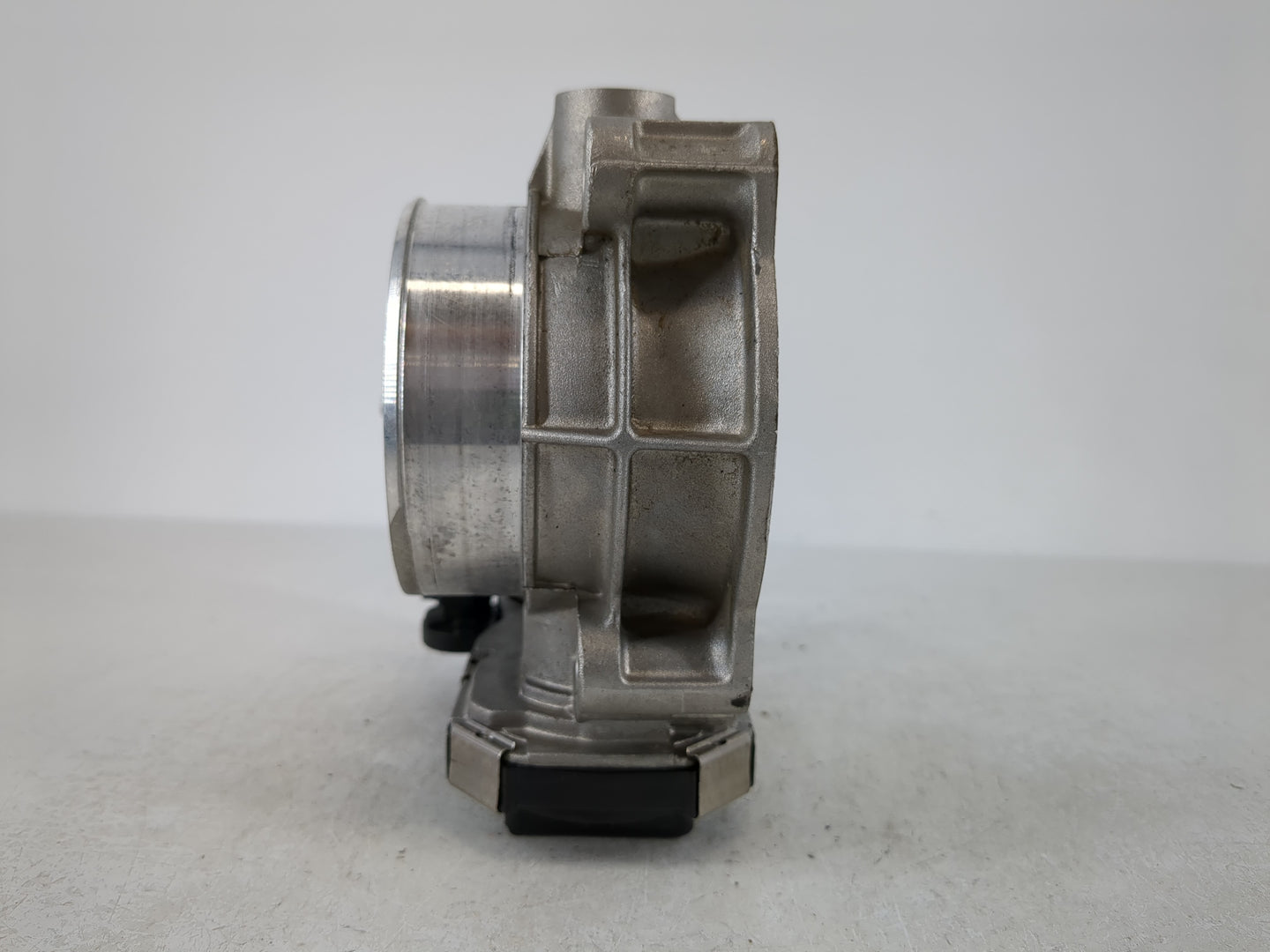2017-2022 Chevrolet Traverse Throttle Body P/N:12632172BA Fits Fits 2012 2013 2014 2015 2016 2017 2018 2019 2020 2021 2022 OEM Used Auto Parts - Oemusedautoparts1.com