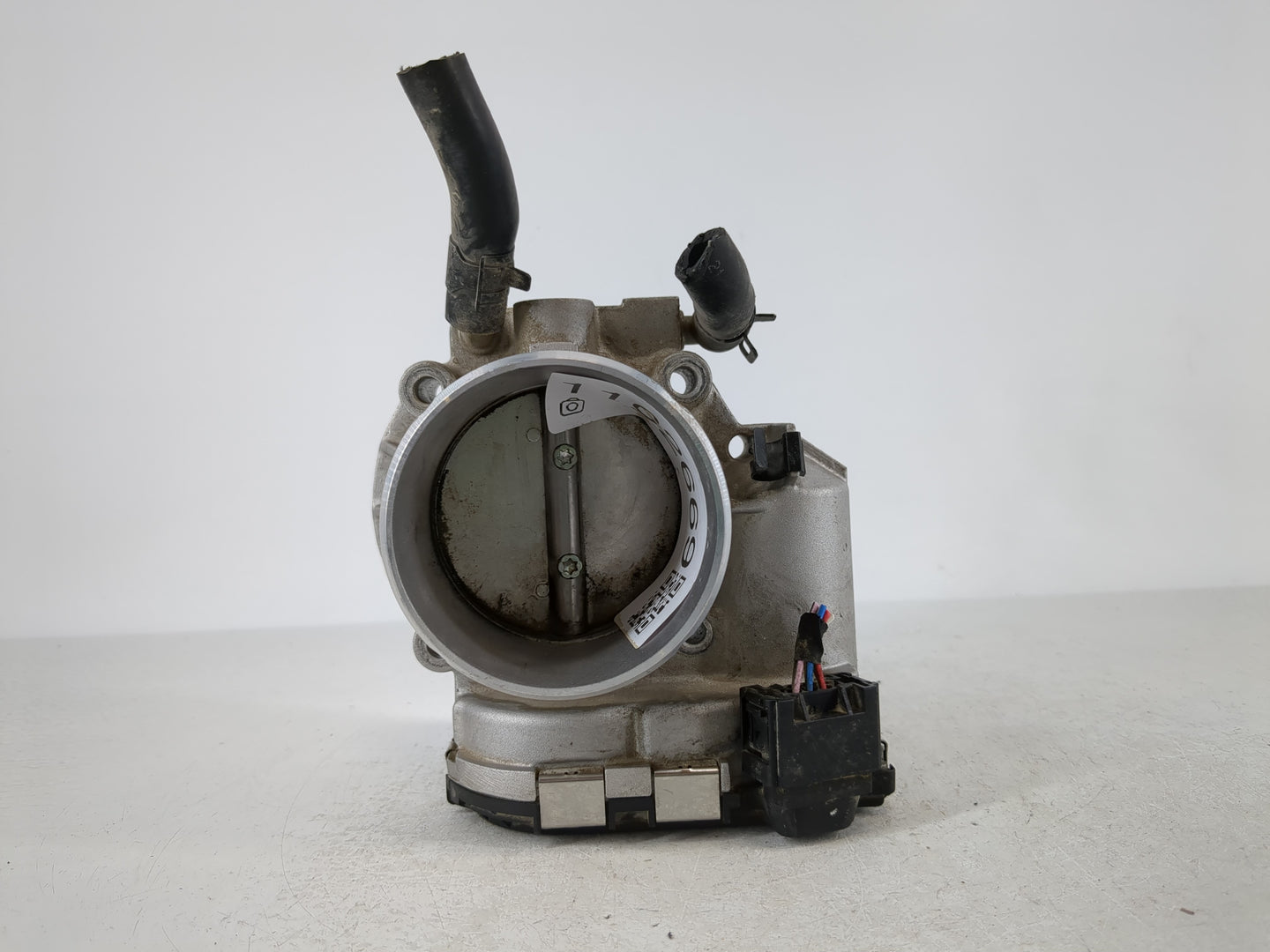 2011-2015 Kia Optima Throttle Body P/N:35100-2G700 Fits Fits 2011 2012 2013 2014 2015 2016 OEM Used Auto Parts - Oemusedautoparts1.com