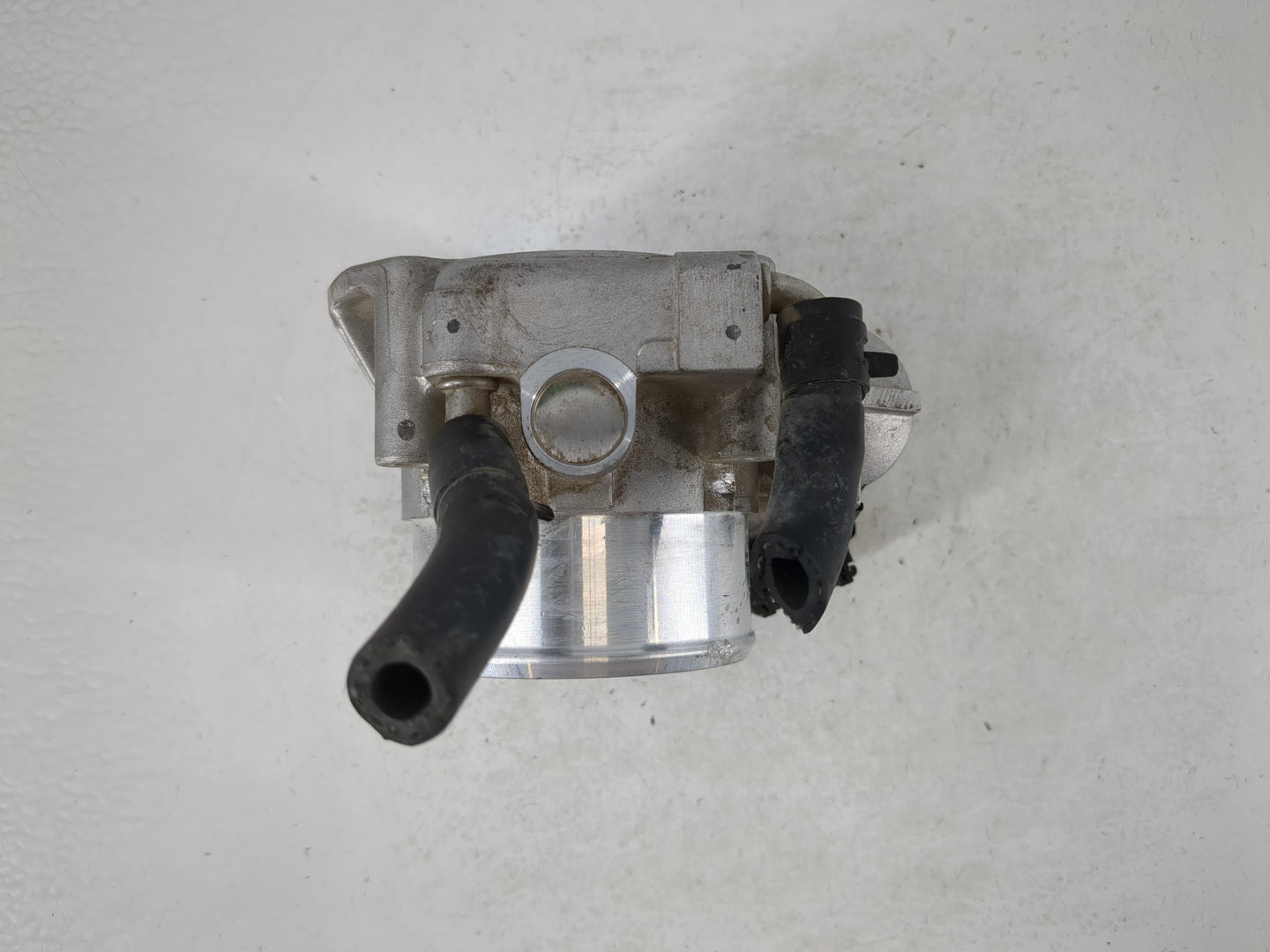 2011-2015 Kia Optima Throttle Body P/N:35100-2G700 Fits Fits 2011 2012 2013 2014 2015 2016 OEM Used Auto Parts - Oemusedautoparts1.com