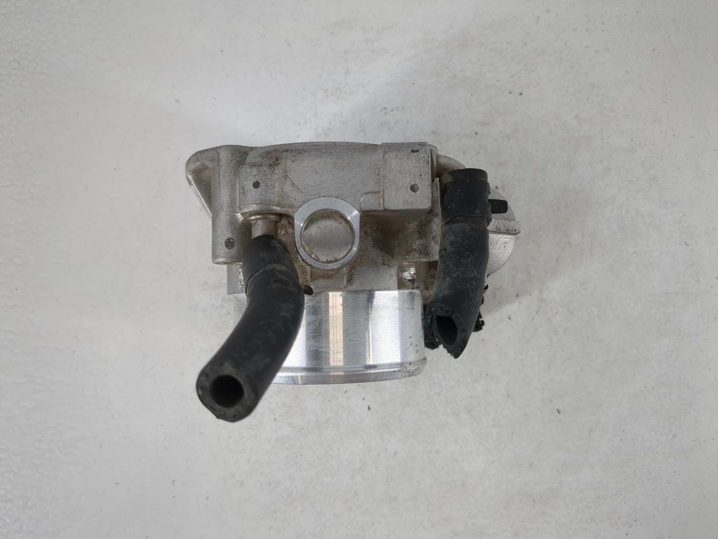 2011-2015 Kia Optima Throttle Body P/N:35100-2G700 Fits Fits 2011 2012 2013 2014 2015 2016 OEM Used Auto Parts - Oemusedautoparts1.com