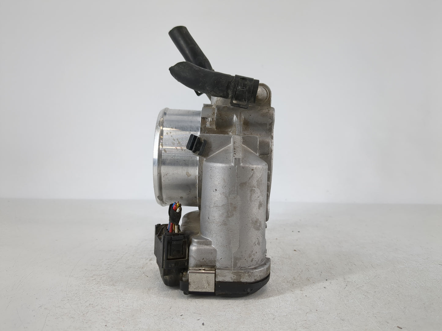 2011-2015 Kia Optima Throttle Body P/N:35100-2G700 Fits Fits 2011 2012 2013 2014 2015 2016 OEM Used Auto Parts - Oemusedautoparts1.com