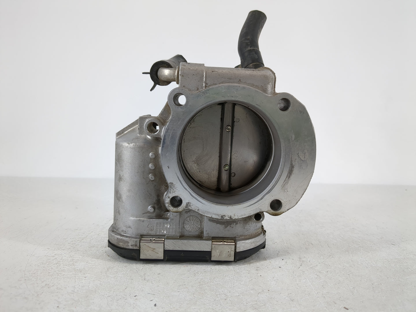 2011-2015 Kia Optima Throttle Body P/N:35100-2G700 Fits Fits 2011 2012 2013 2014 2015 2016 OEM Used Auto Parts - Oemusedautoparts1.com