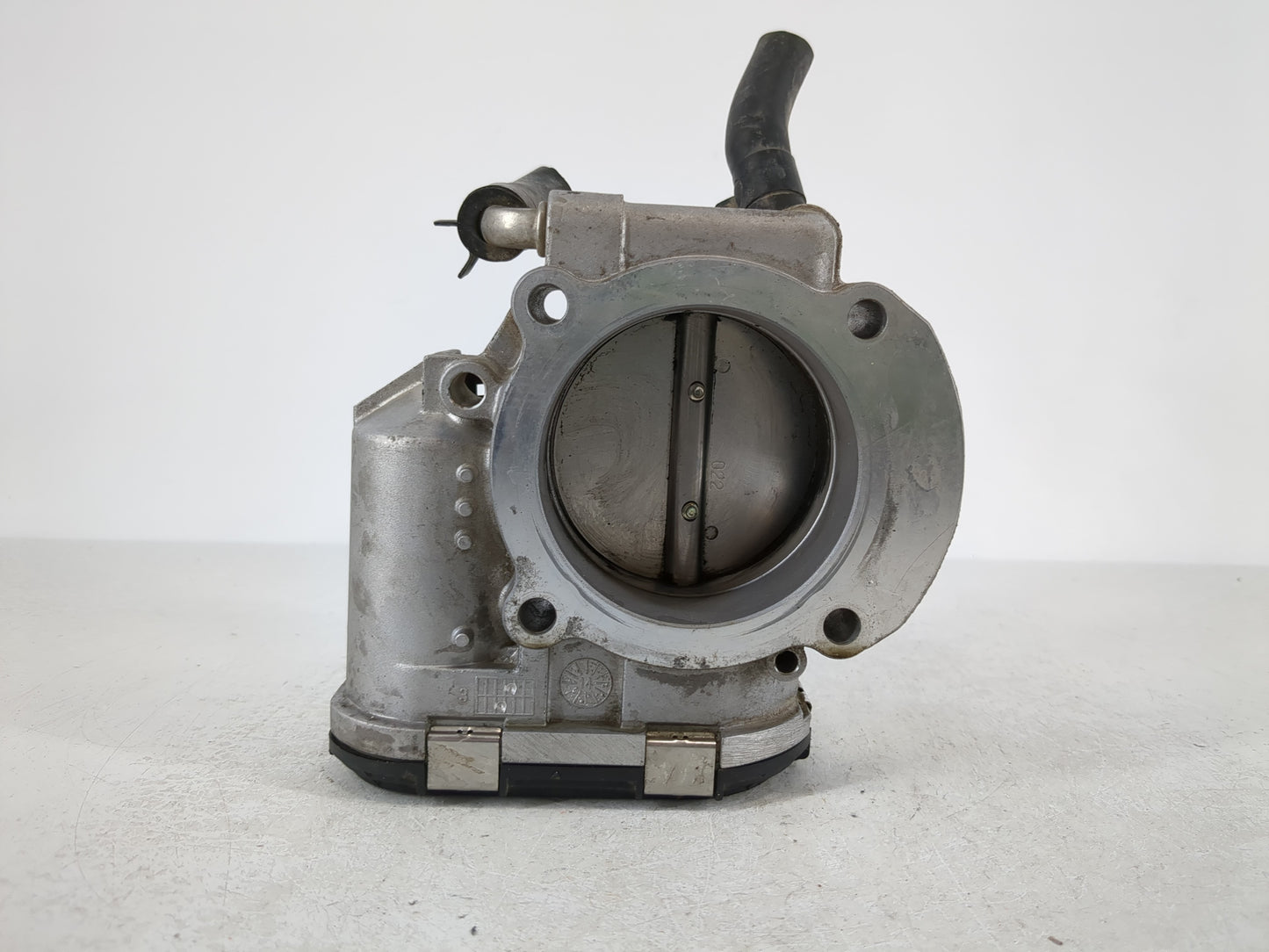 2011-2015 Kia Optima Throttle Body P/N:35100-2G700 Fits Fits 2011 2012 2013 2014 2015 2016 OEM Used Auto Parts - Oemusedautoparts1.com